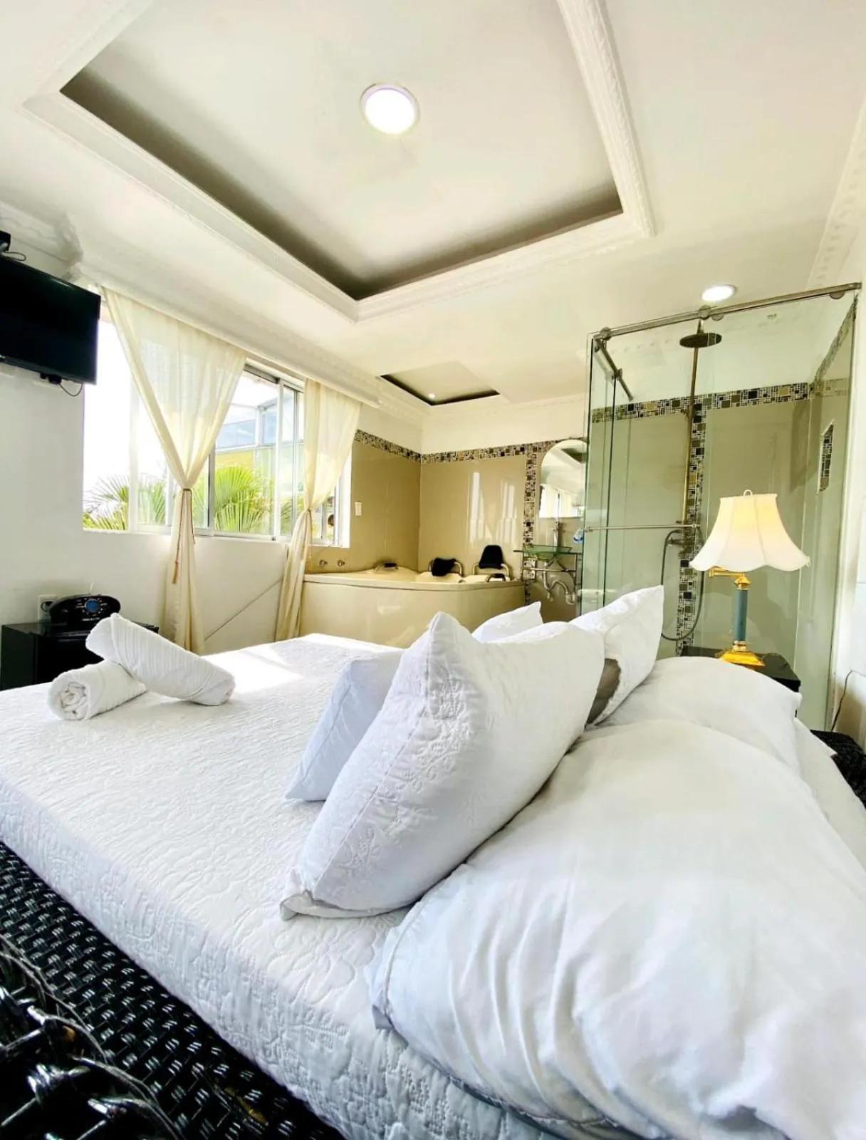 Bed in Hotel West California