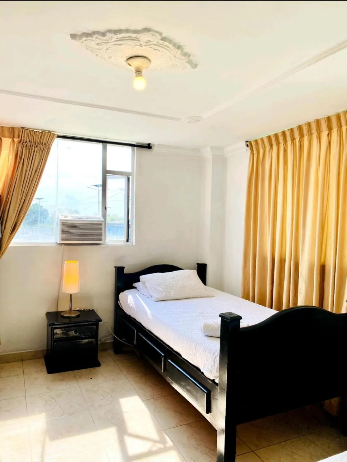 Bed in Hotel West California