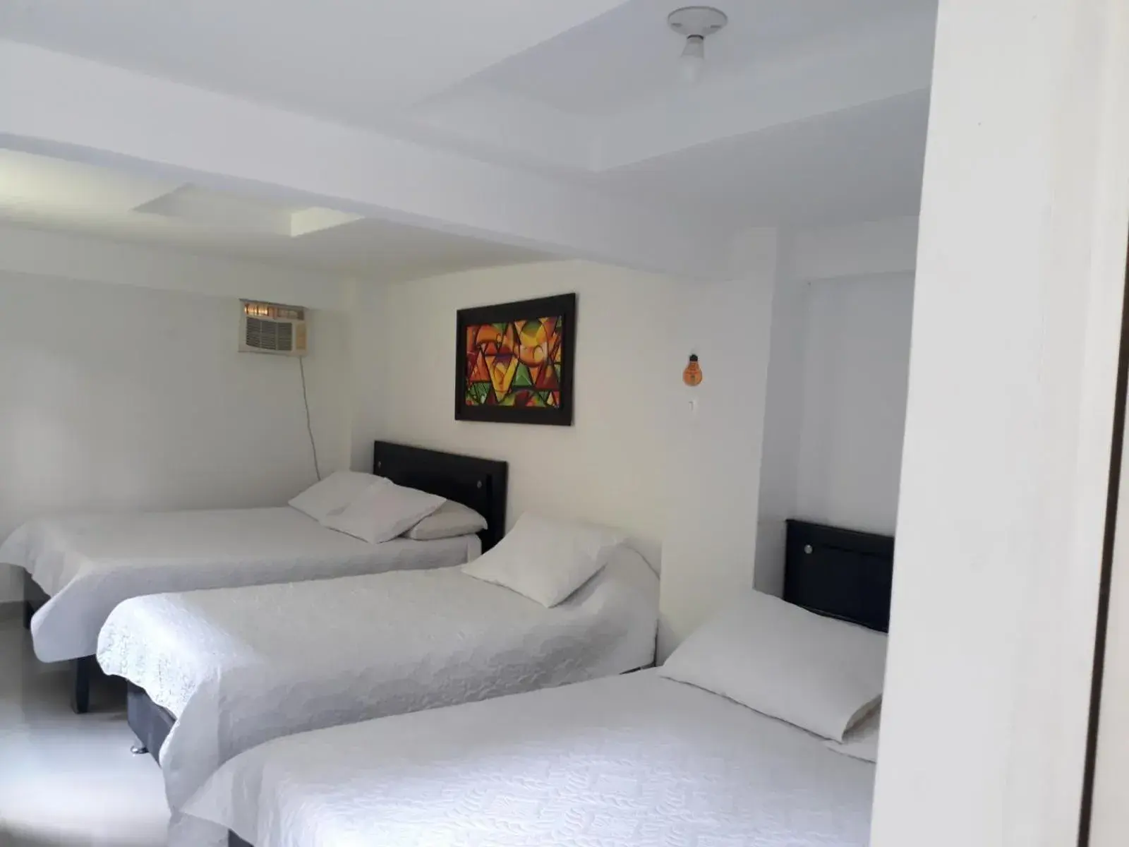 Family Quintuple Room in Hotel West California Family Quintuple Room in Hotel West California