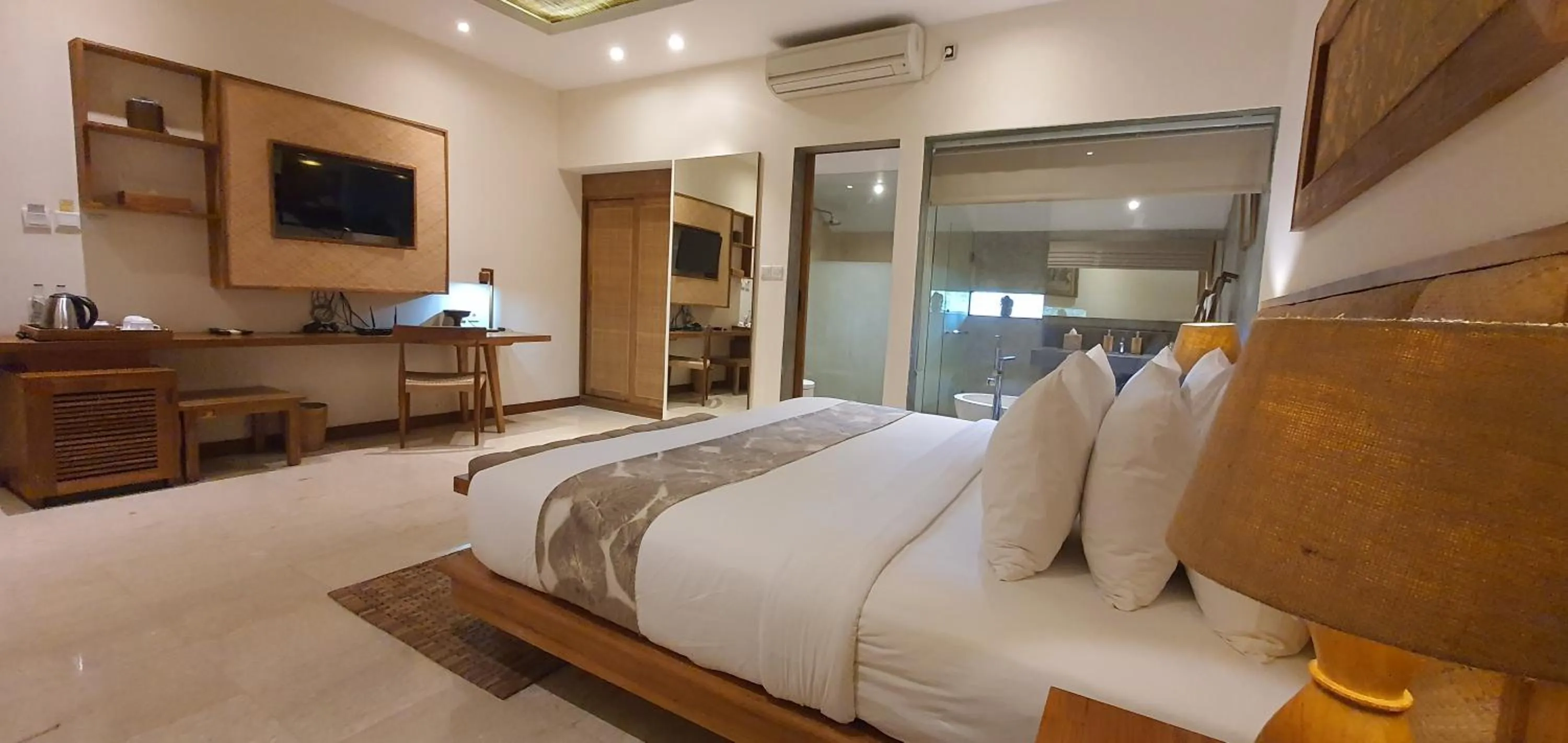 Bedroom, Bed in Purana Suite Ubud