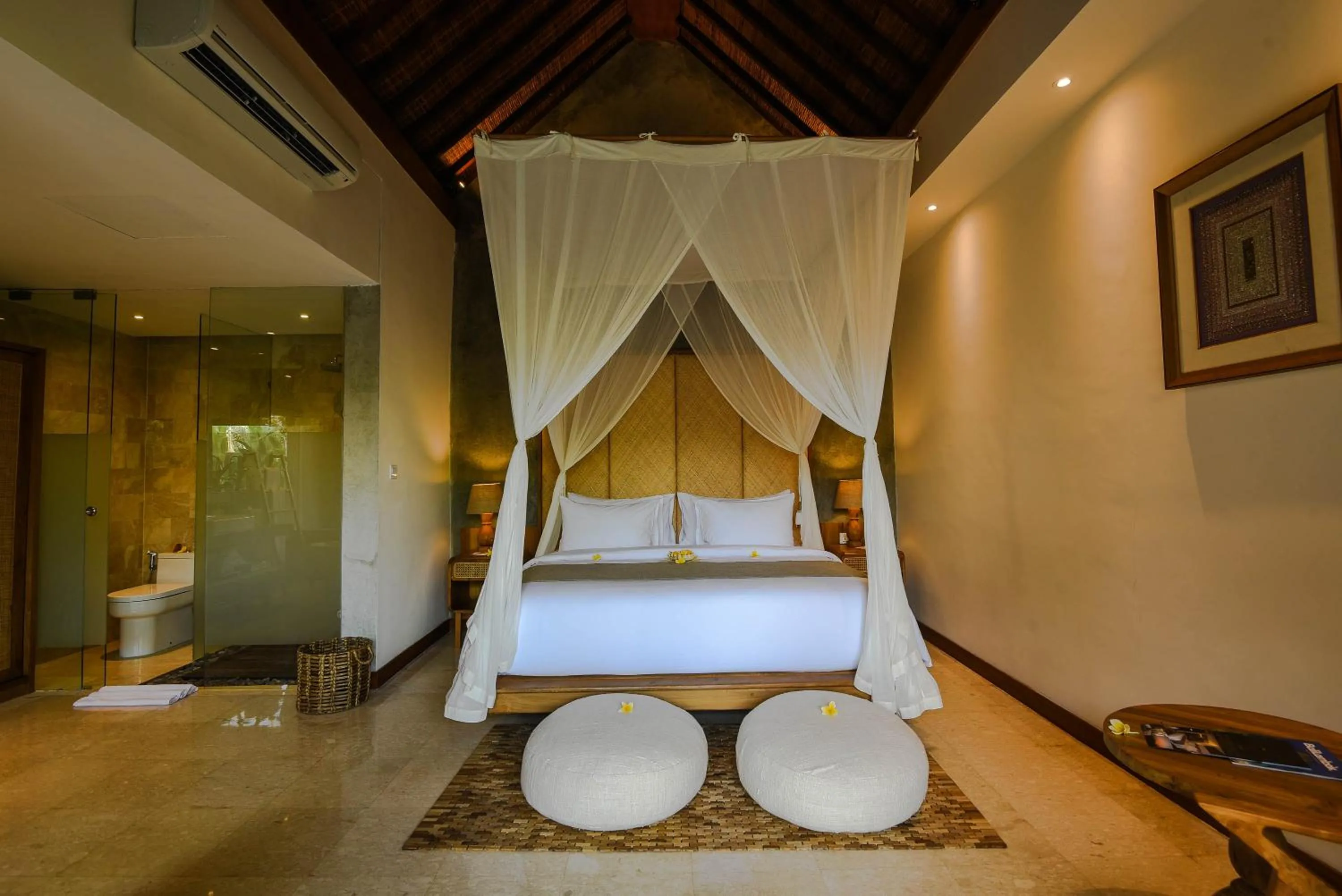 Bedroom, Bed in Purana Suite Ubud