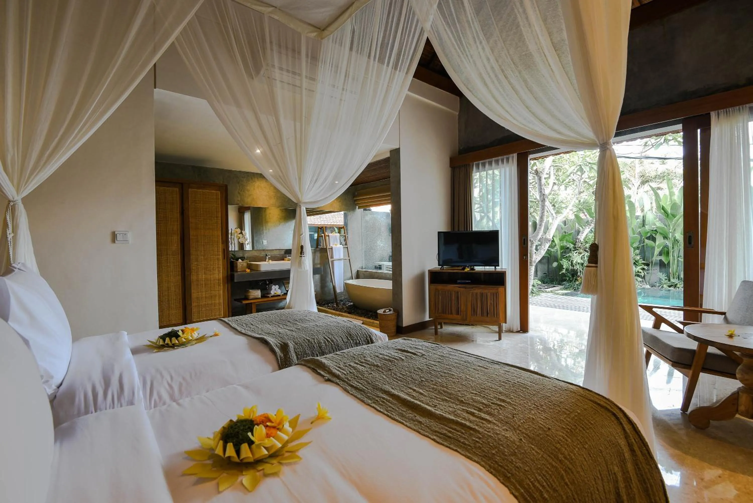 Bedroom, Bed in Purana Suite Ubud