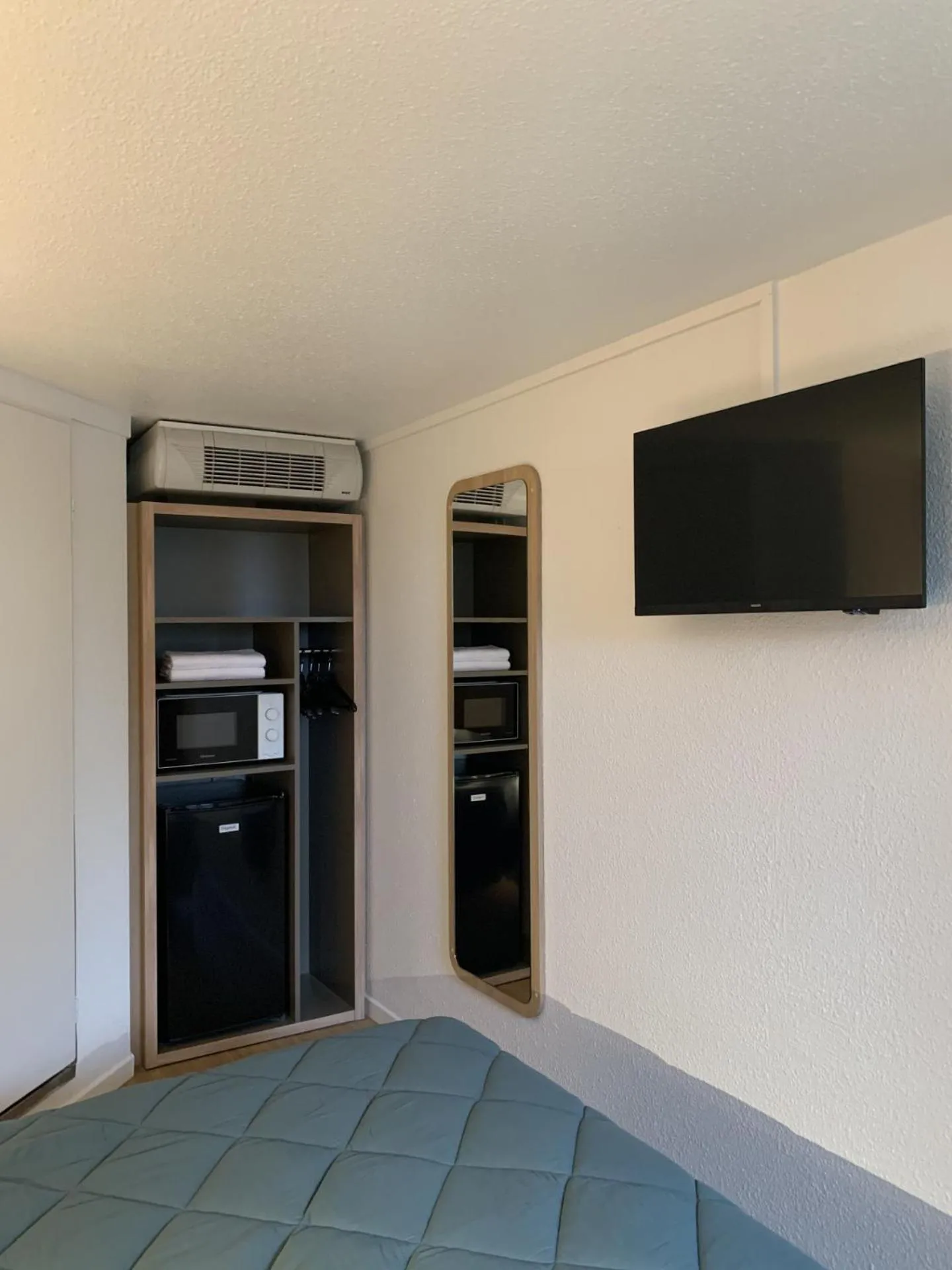 TV and multimedia in Premiere Classe Compiegne - Jaux