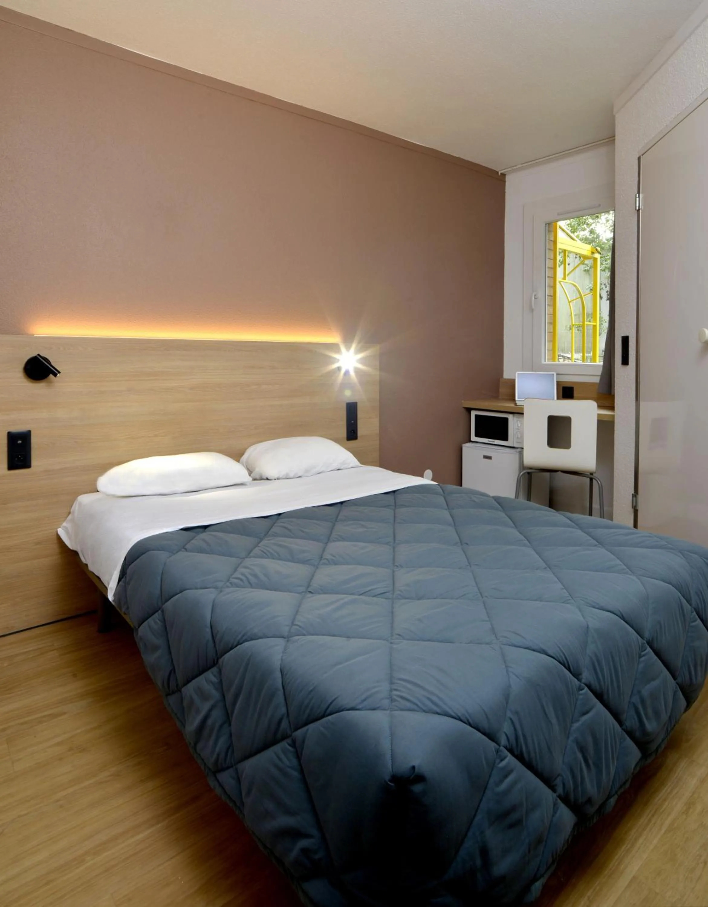 Bed in Premiere Classe Compiegne - Jaux