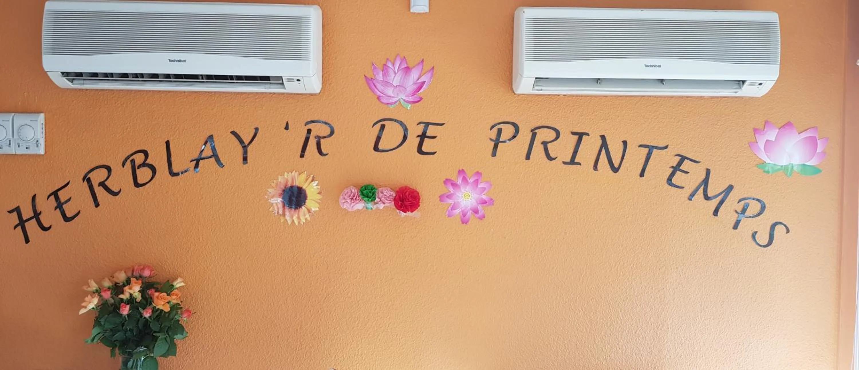 Text overlay in Premiere Classe Herblay