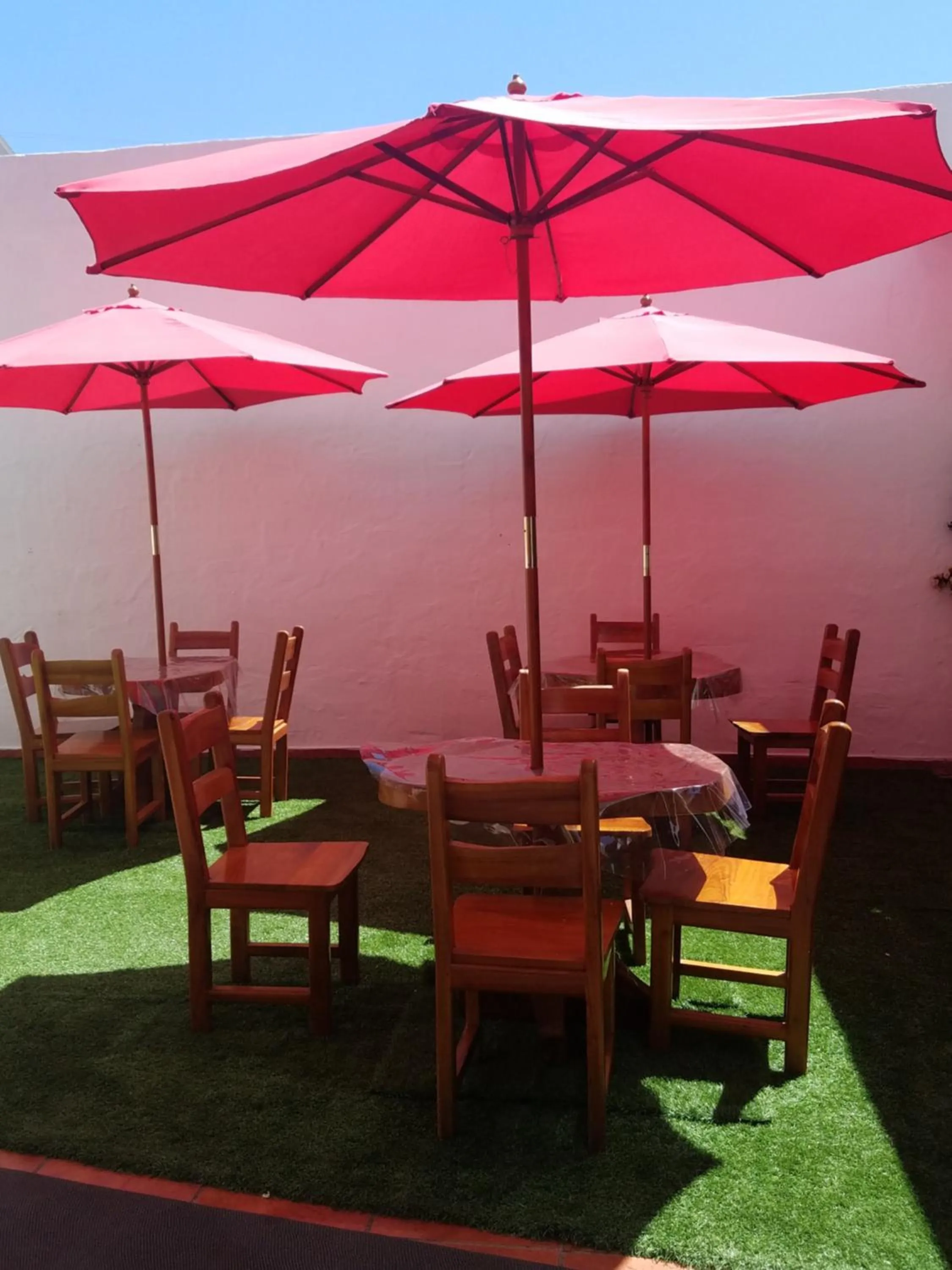 Restaurant/places to eat in Hostal España