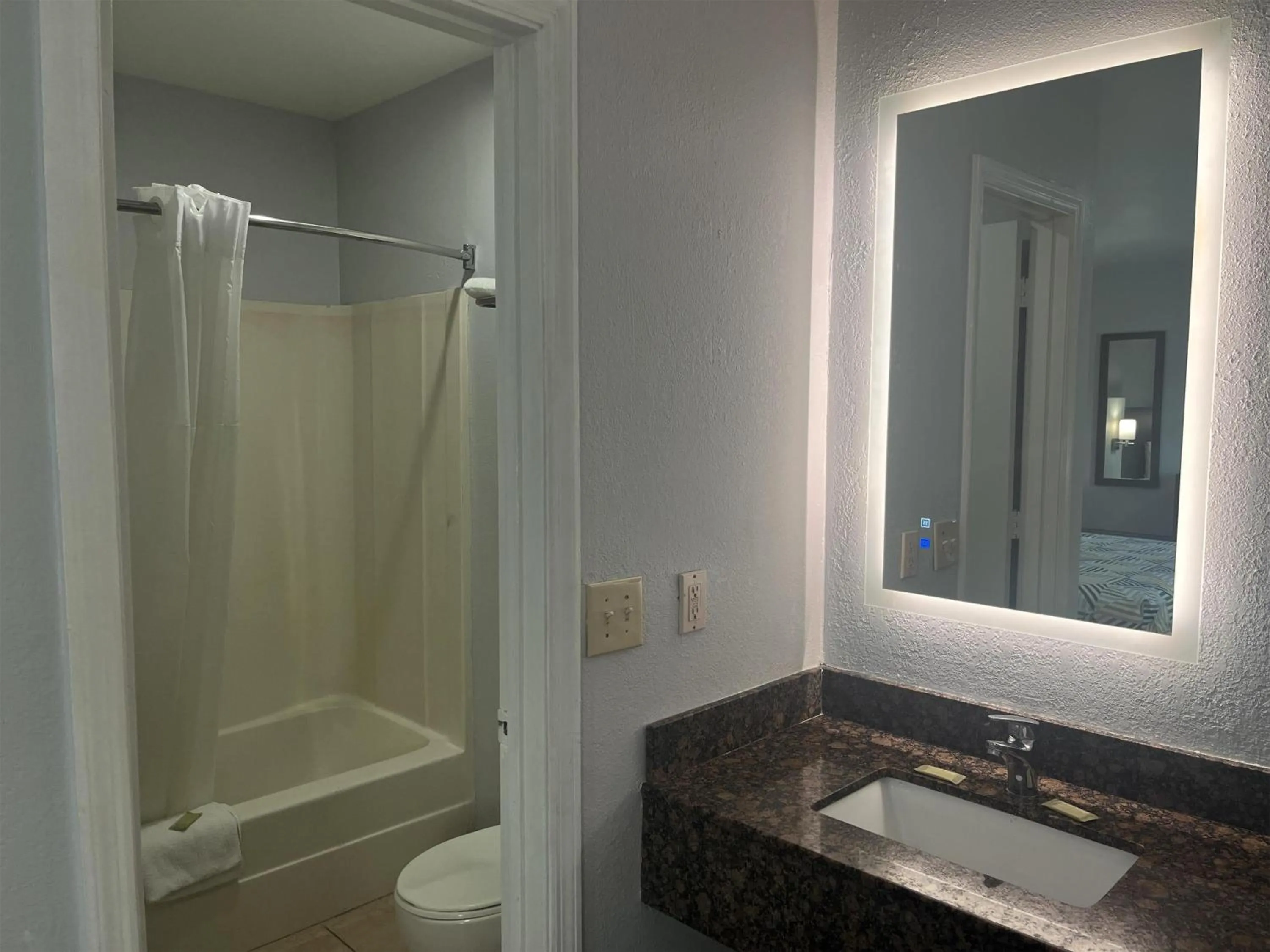 Bathroom in Motel 6 Saint George, SC – I-95
