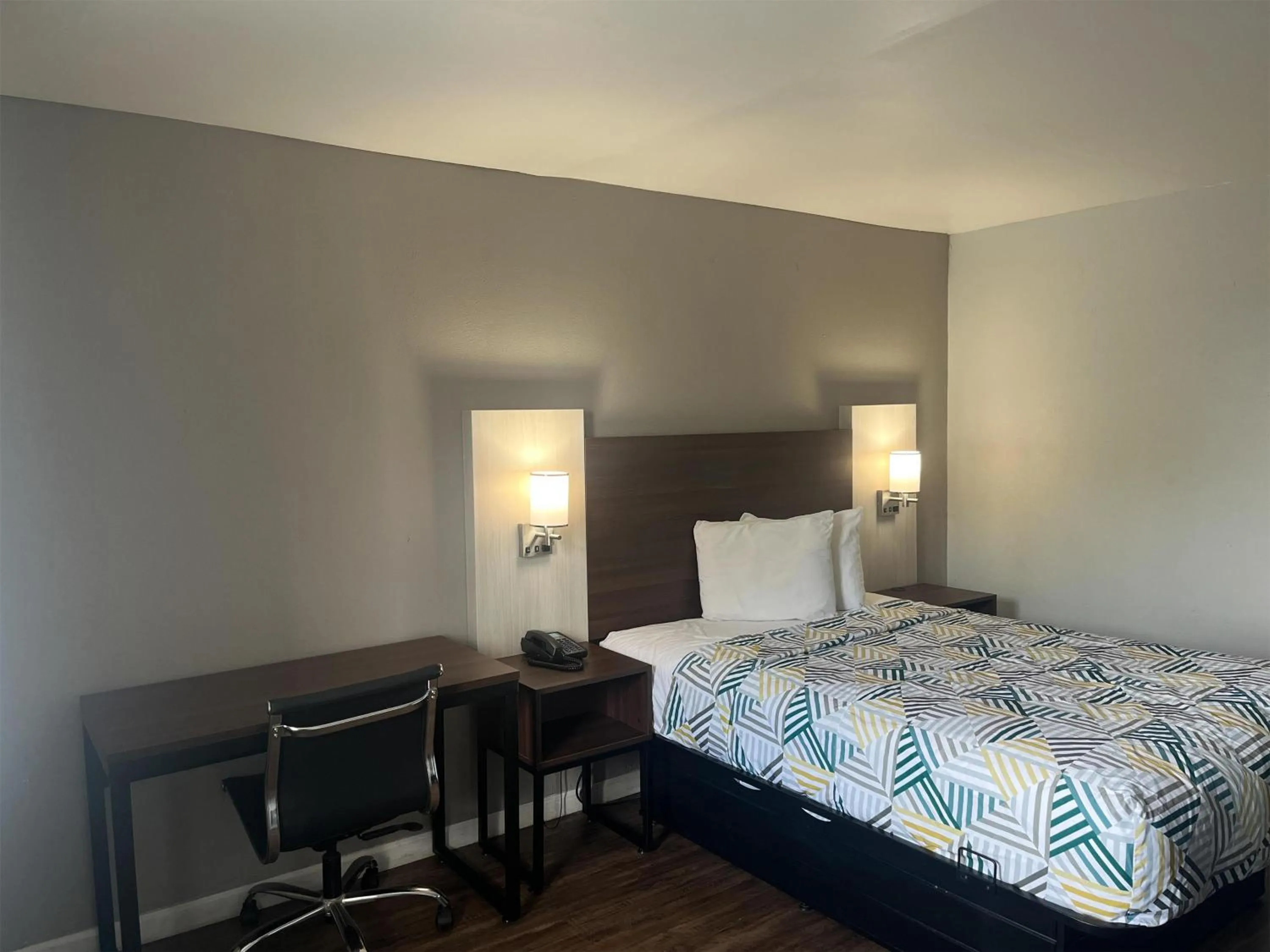 Bedroom, Bed in Motel 6 Saint George, SC – I-95