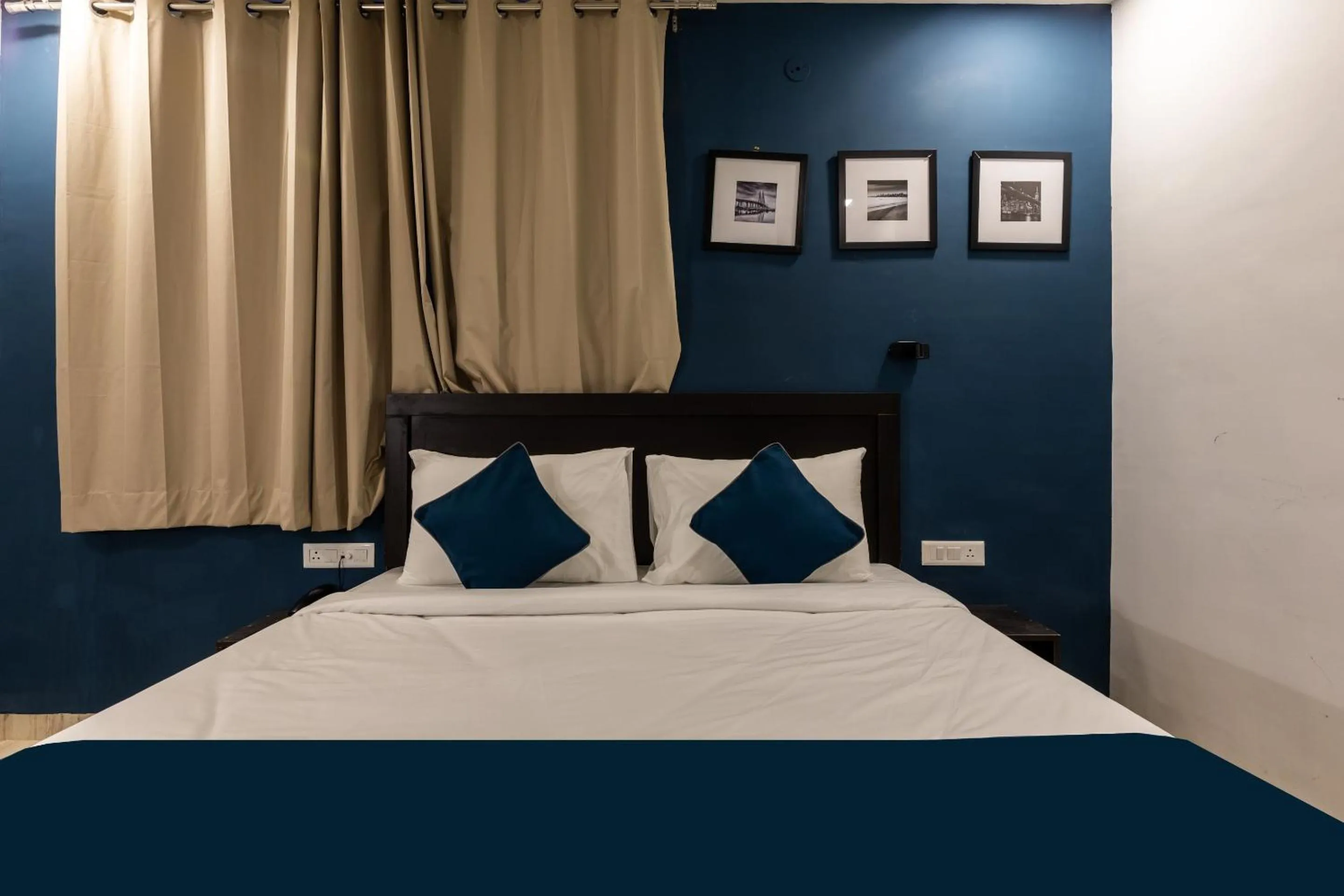 Bedroom, Bed in SILVERKEY FUSION STAYS