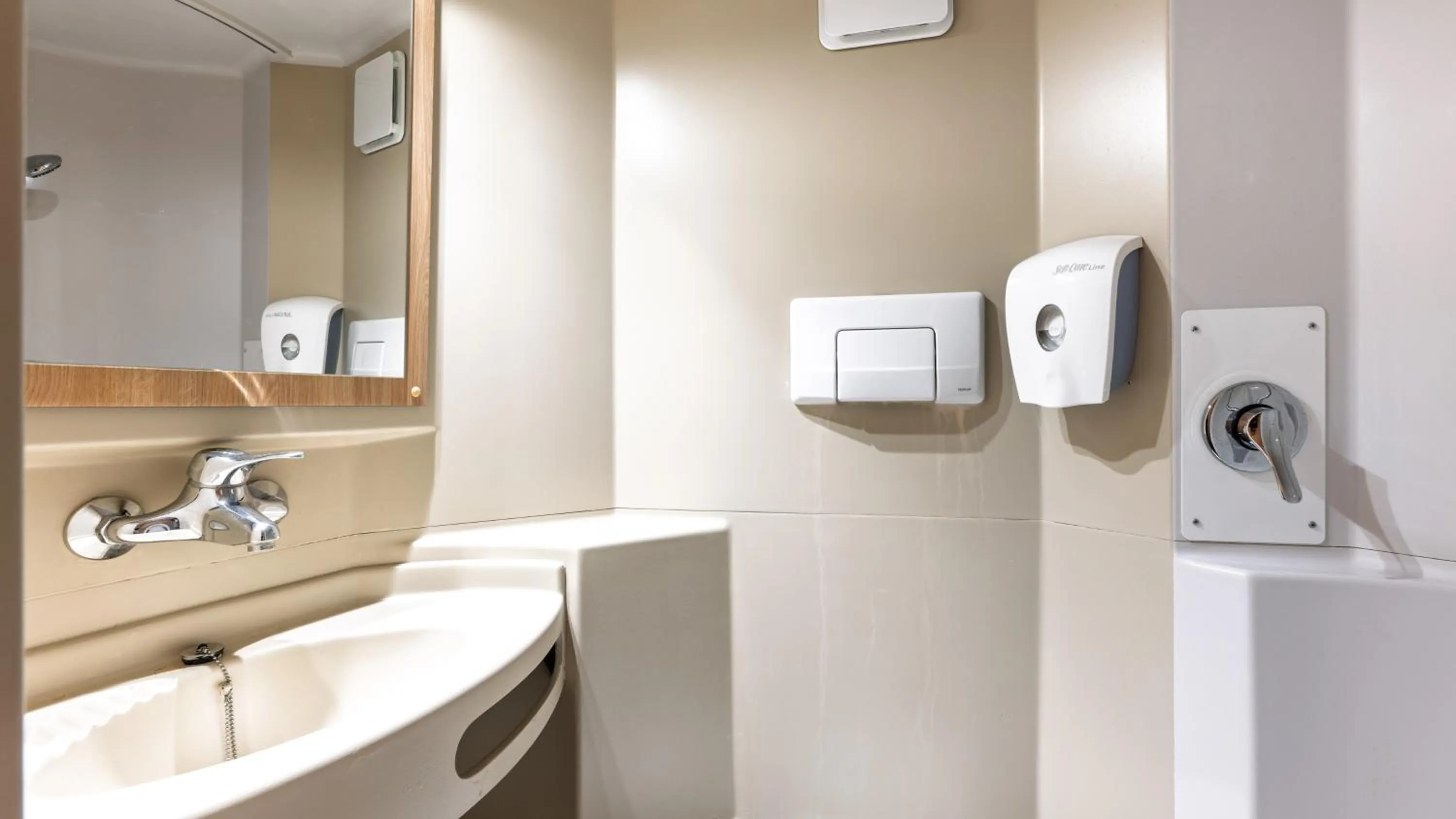 Bathroom in Premiere Classe Lille Nord - Tourcoing