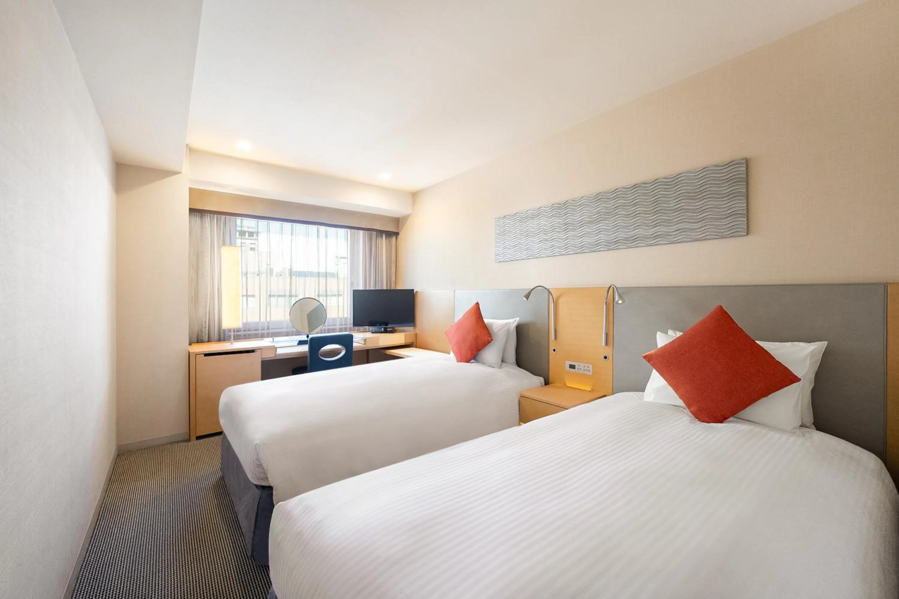 Photo of the whole room, Bed in Hotel JAL City Kannai Yokohama