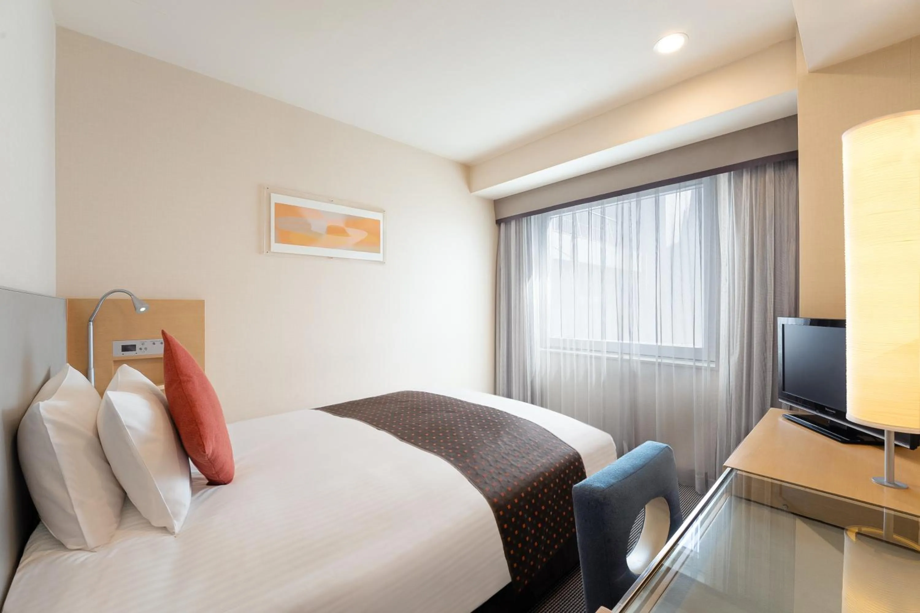 Photo of the whole room, Bed in Hotel JAL City Kannai Yokohama