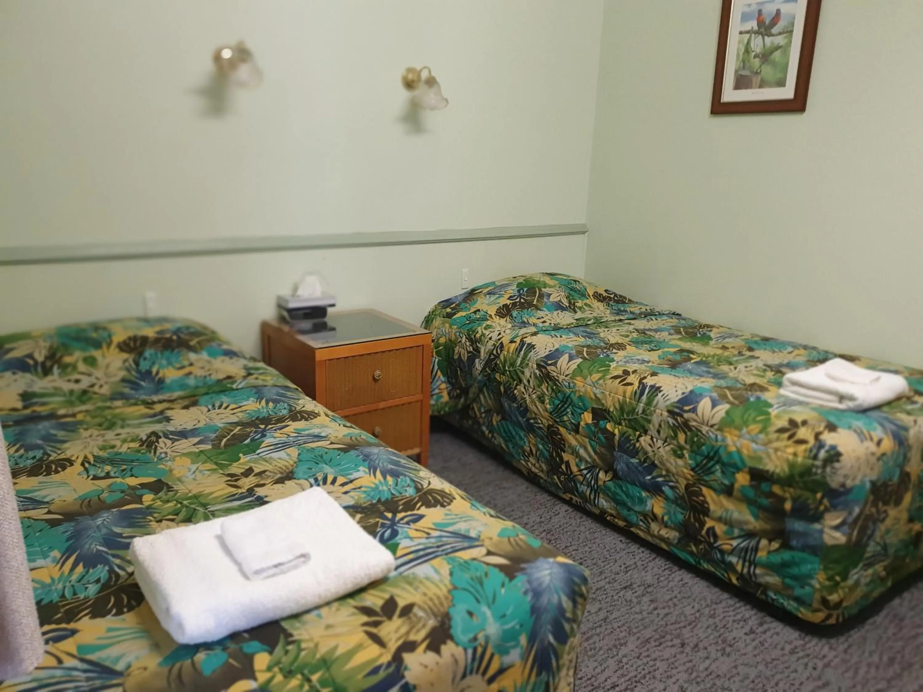 Bed in Lake Forbes Motel