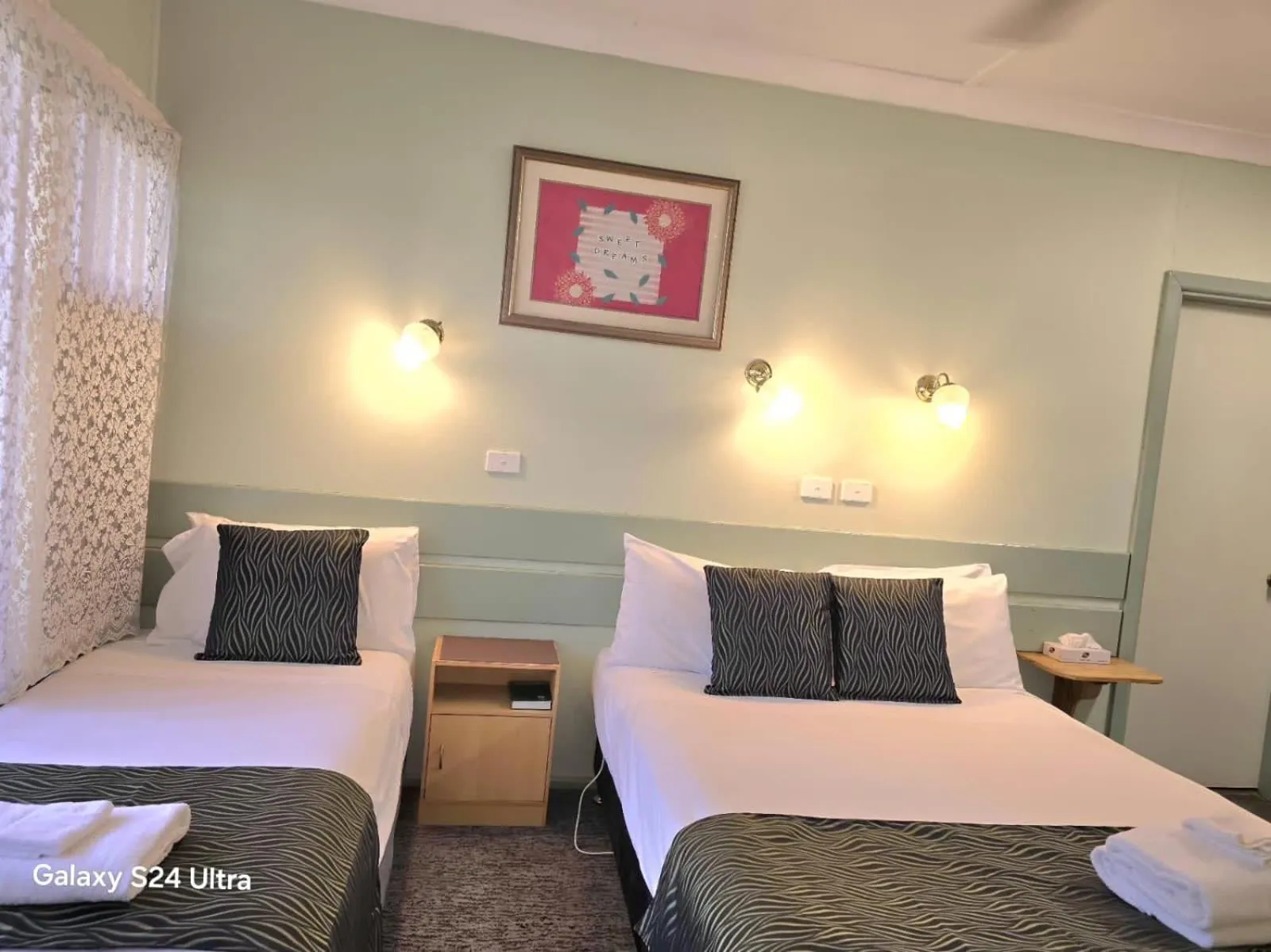 Bed in Lake Forbes Motel