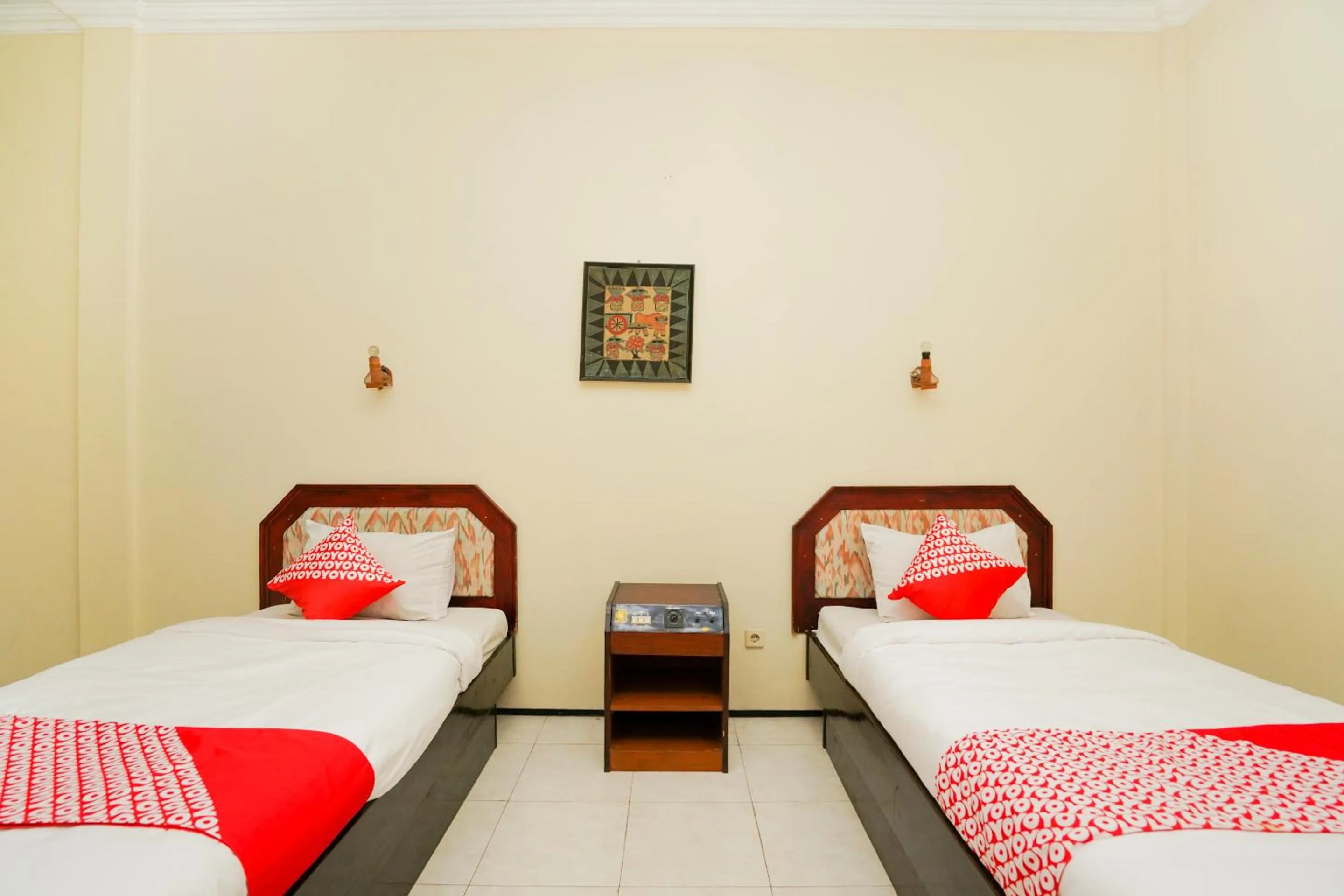 Delxue Twin Room in OYO 1652 Hotel Tampiarto