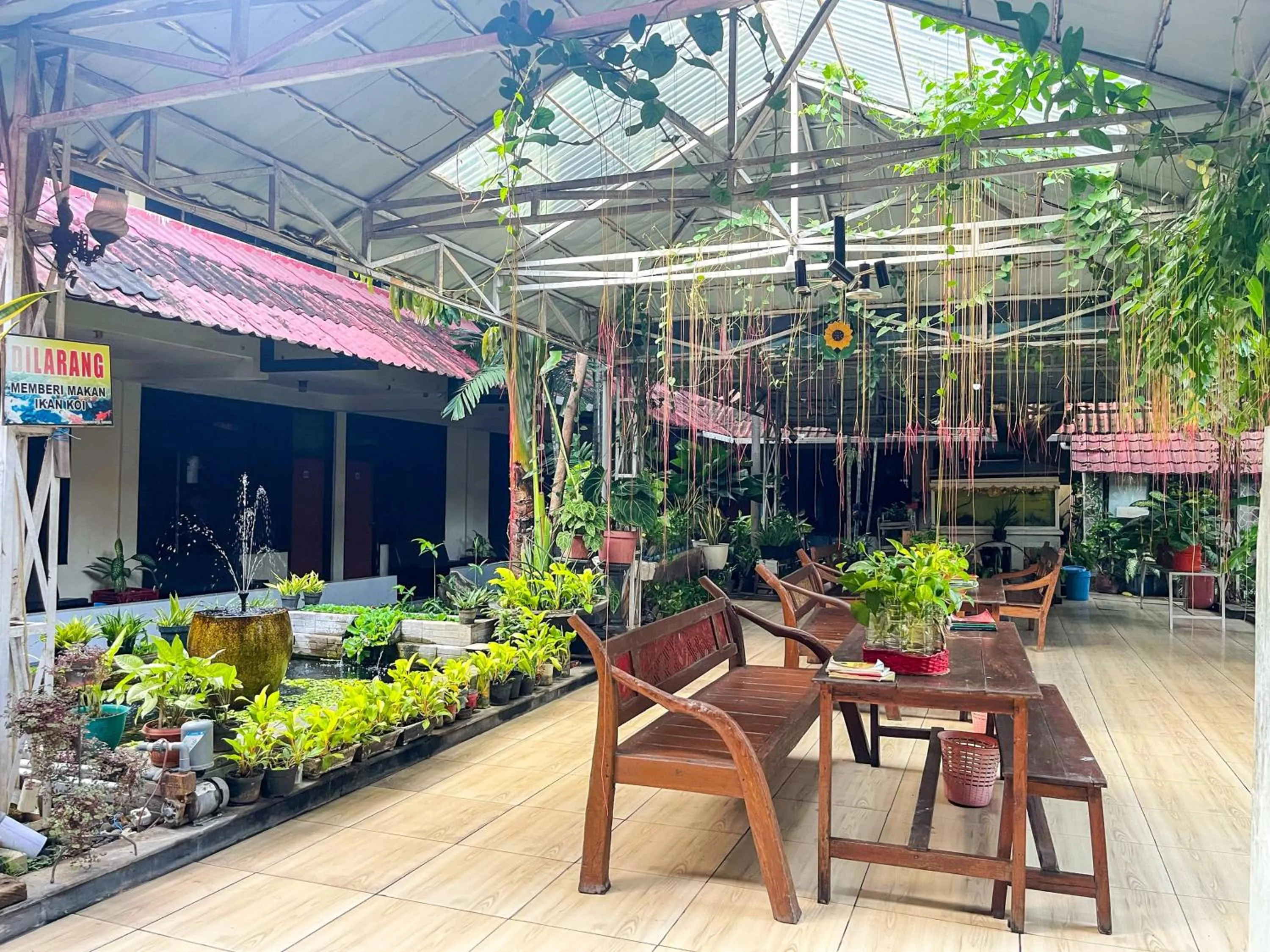 Property building in RedDoorz at Hotel Tampiarto Probolinggo Jawa Timur