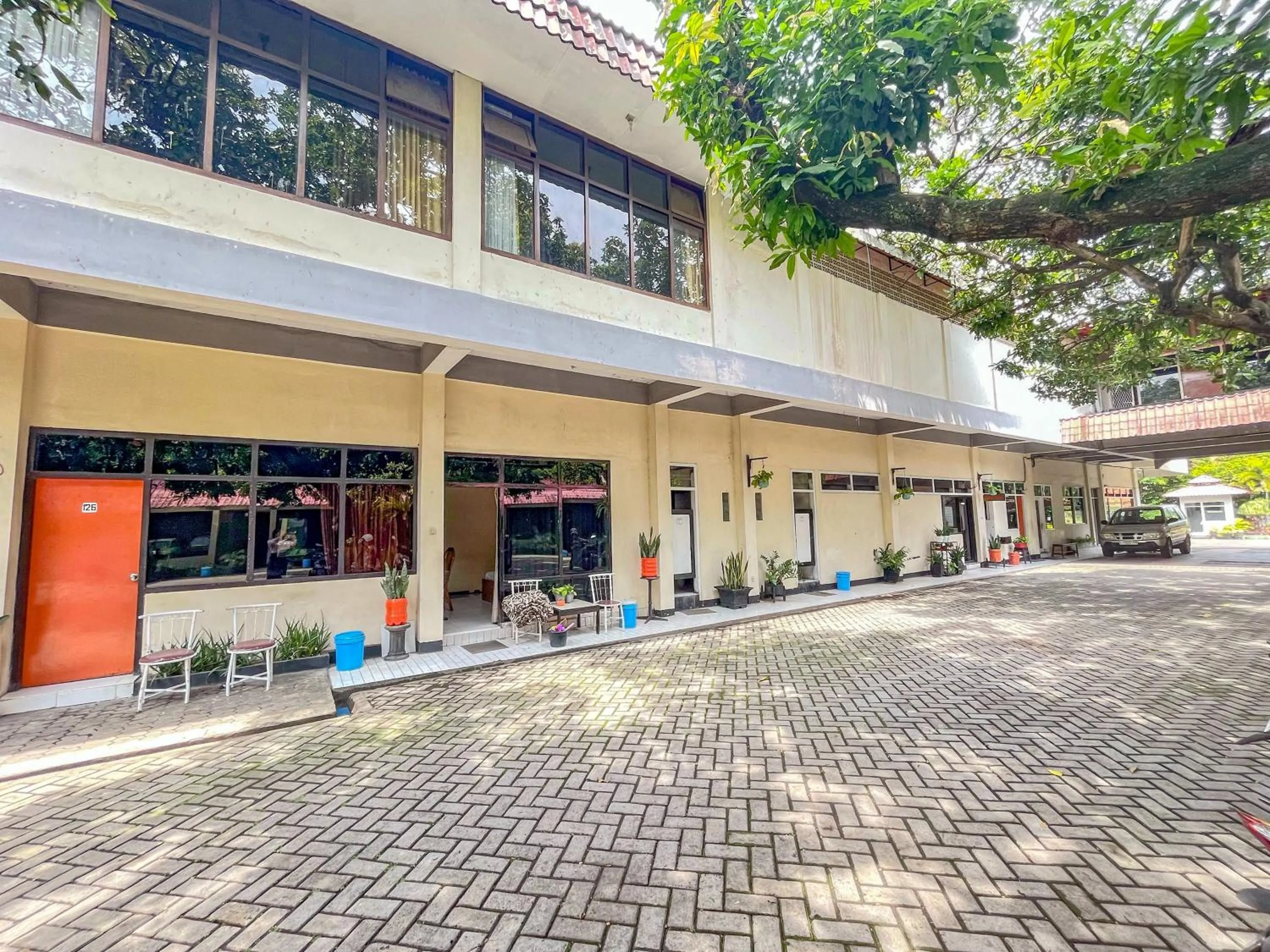 Property building in RedDoorz at Hotel Tampiarto Probolinggo Jawa Timur