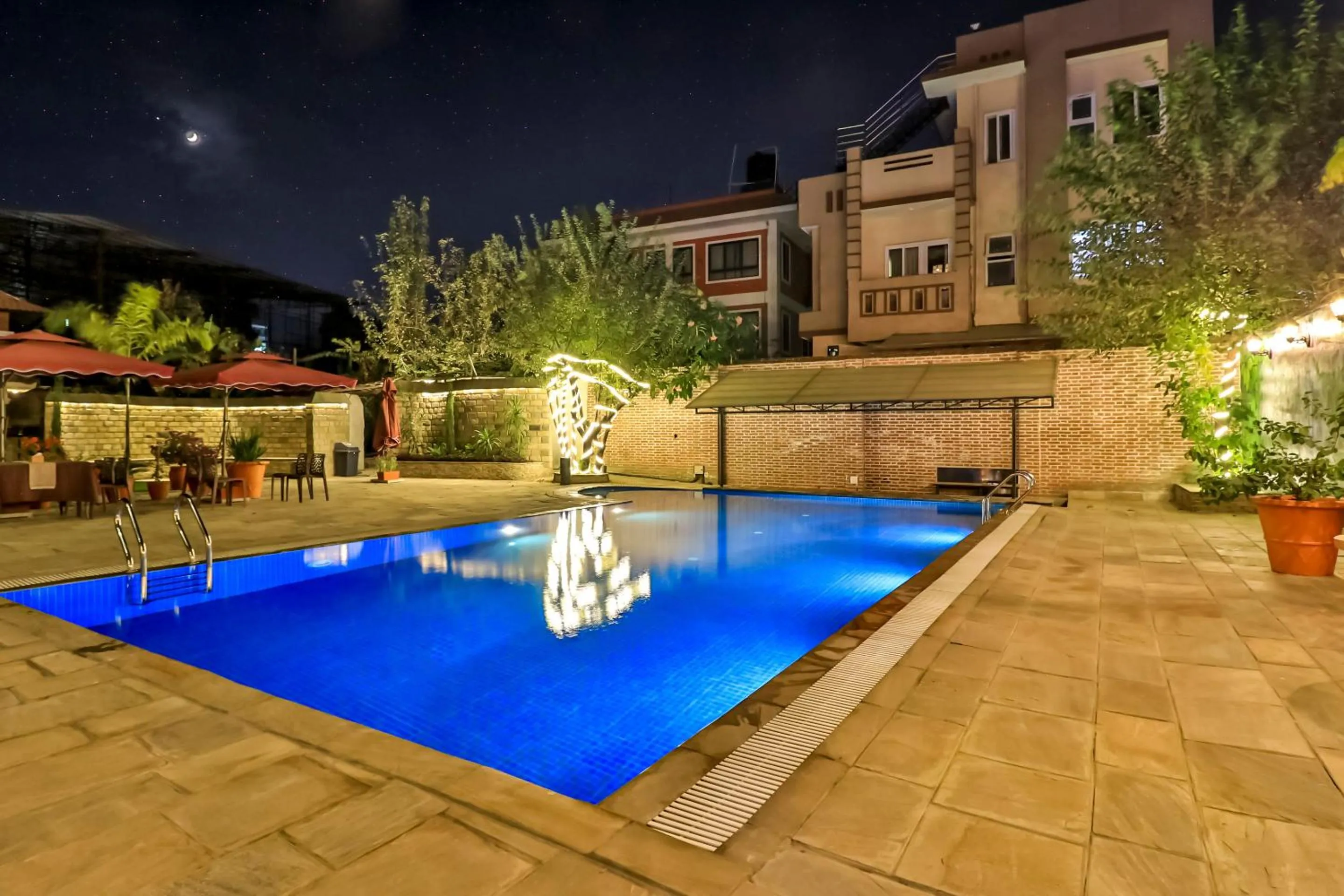 Swimming pool in Hotel Bhadgaon