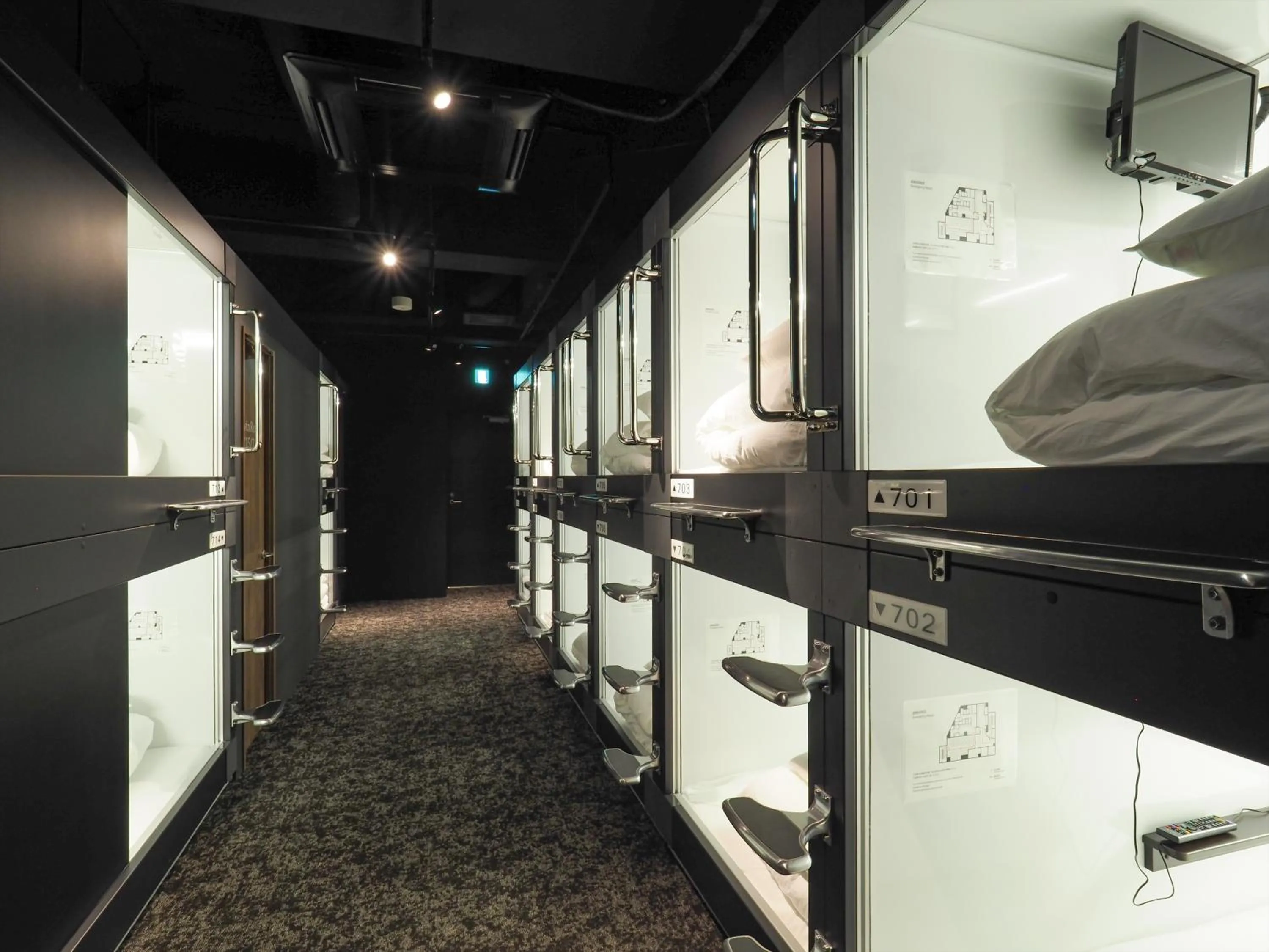 Photo of the whole room in Leo Yu Capsule Hotel Funabashi