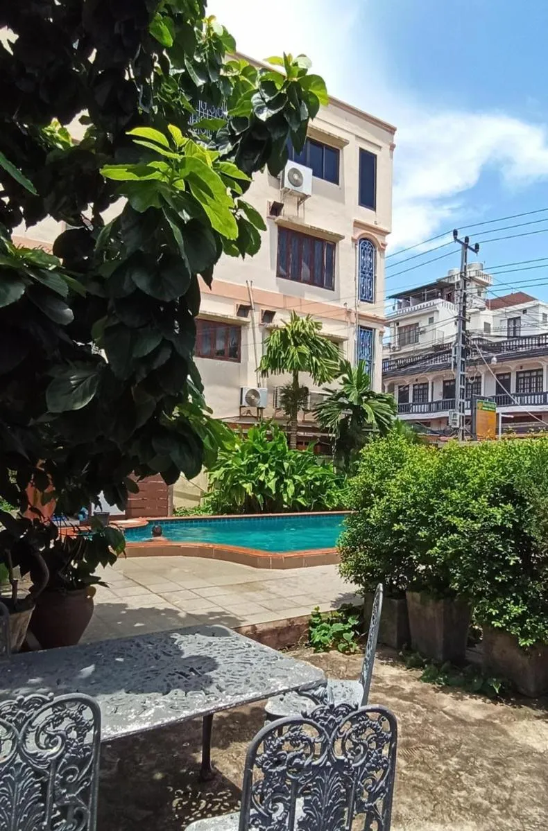 Garden in Villa Sisavad Guesthouse