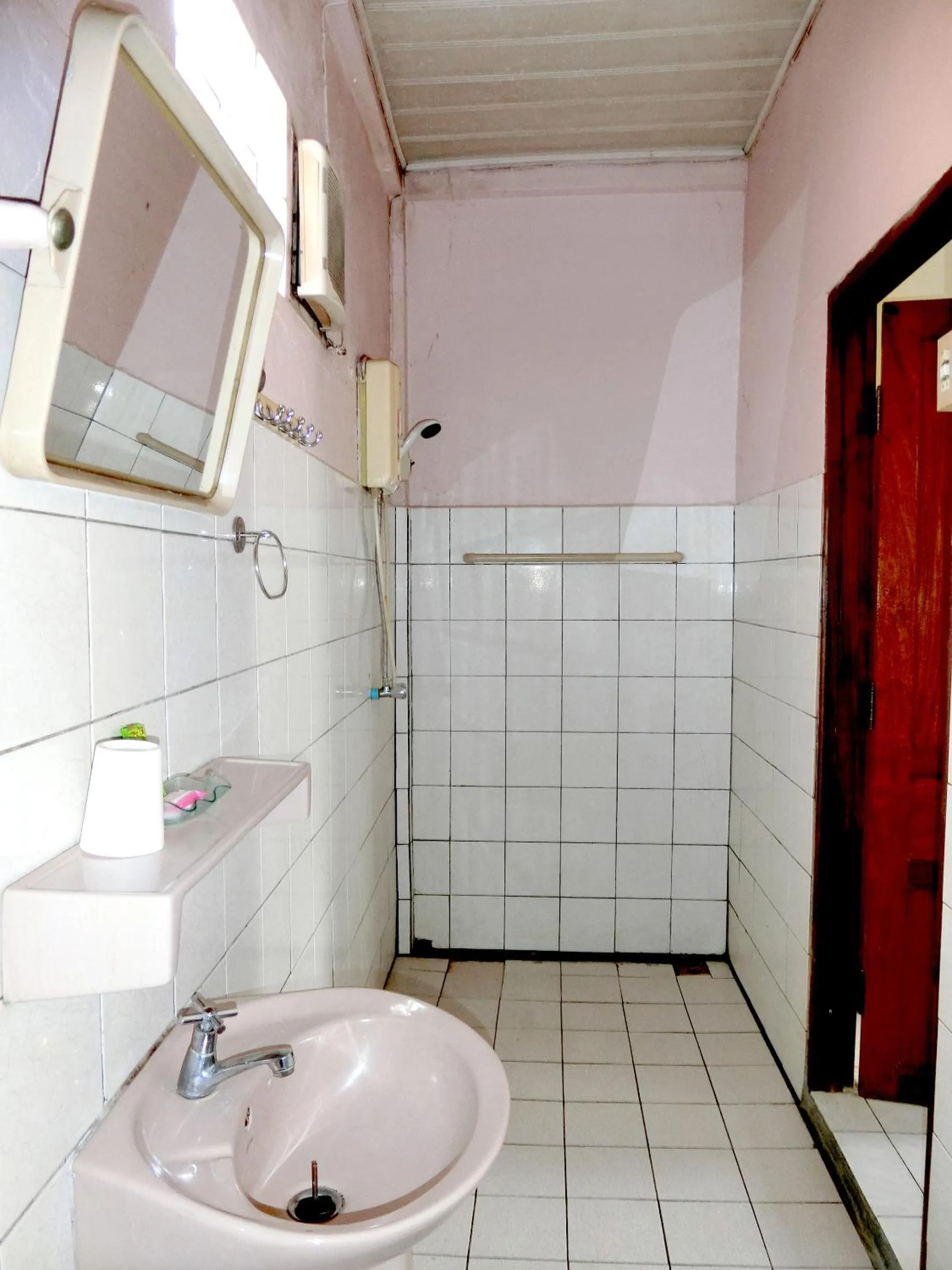 Bathroom in Villa Sisavad Guesthouse