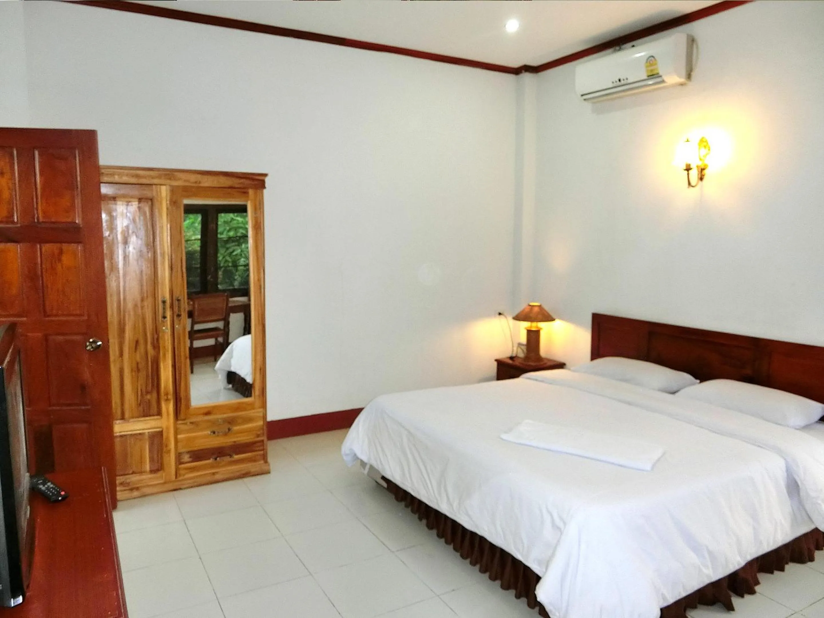 Photo of the whole room, Bed in Villa Sisavad Guesthouse