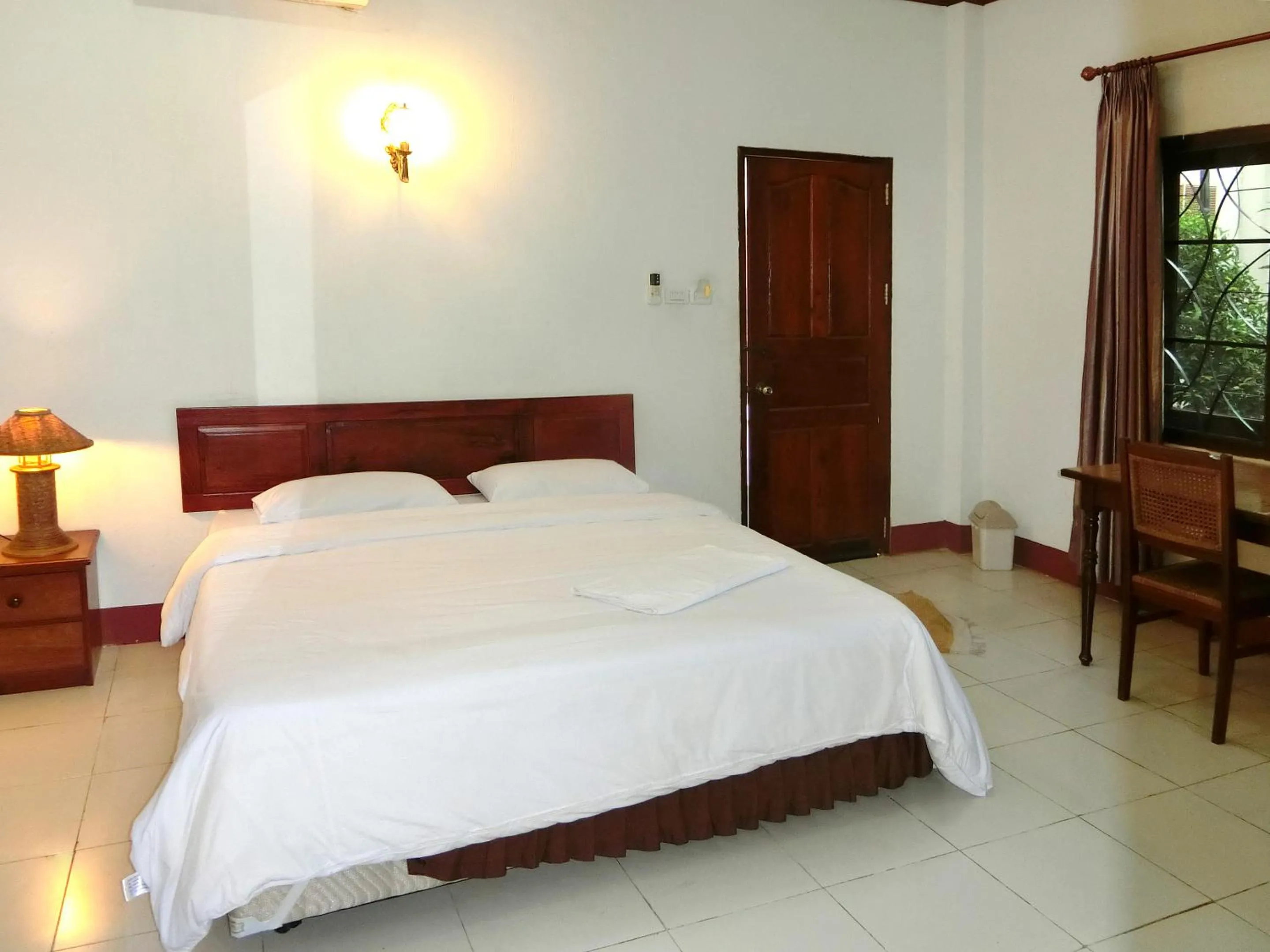 Photo of the whole room, Bed in Villa Sisavad Guesthouse