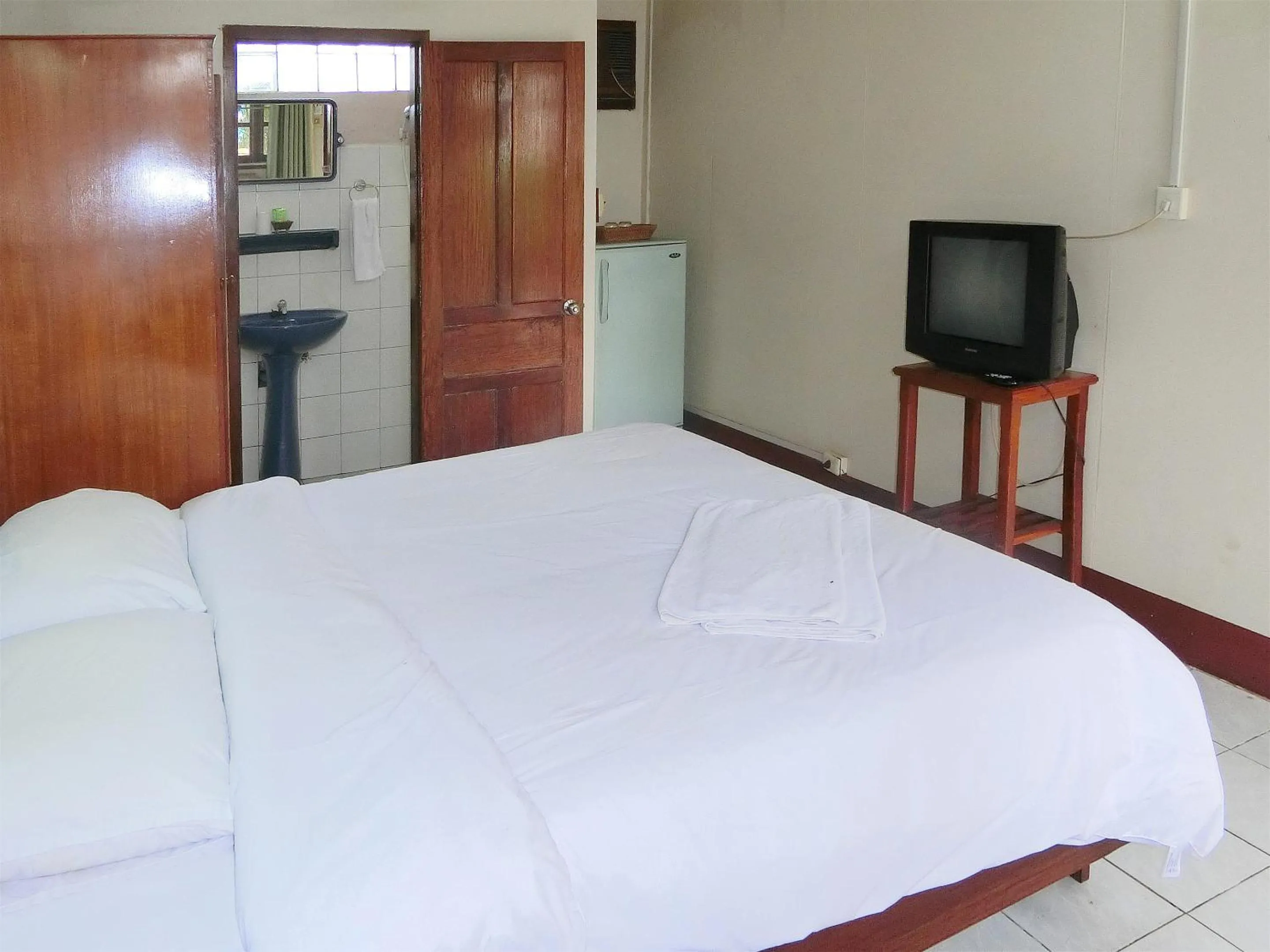 Photo of the whole room, Bed in Villa Sisavad Guesthouse
