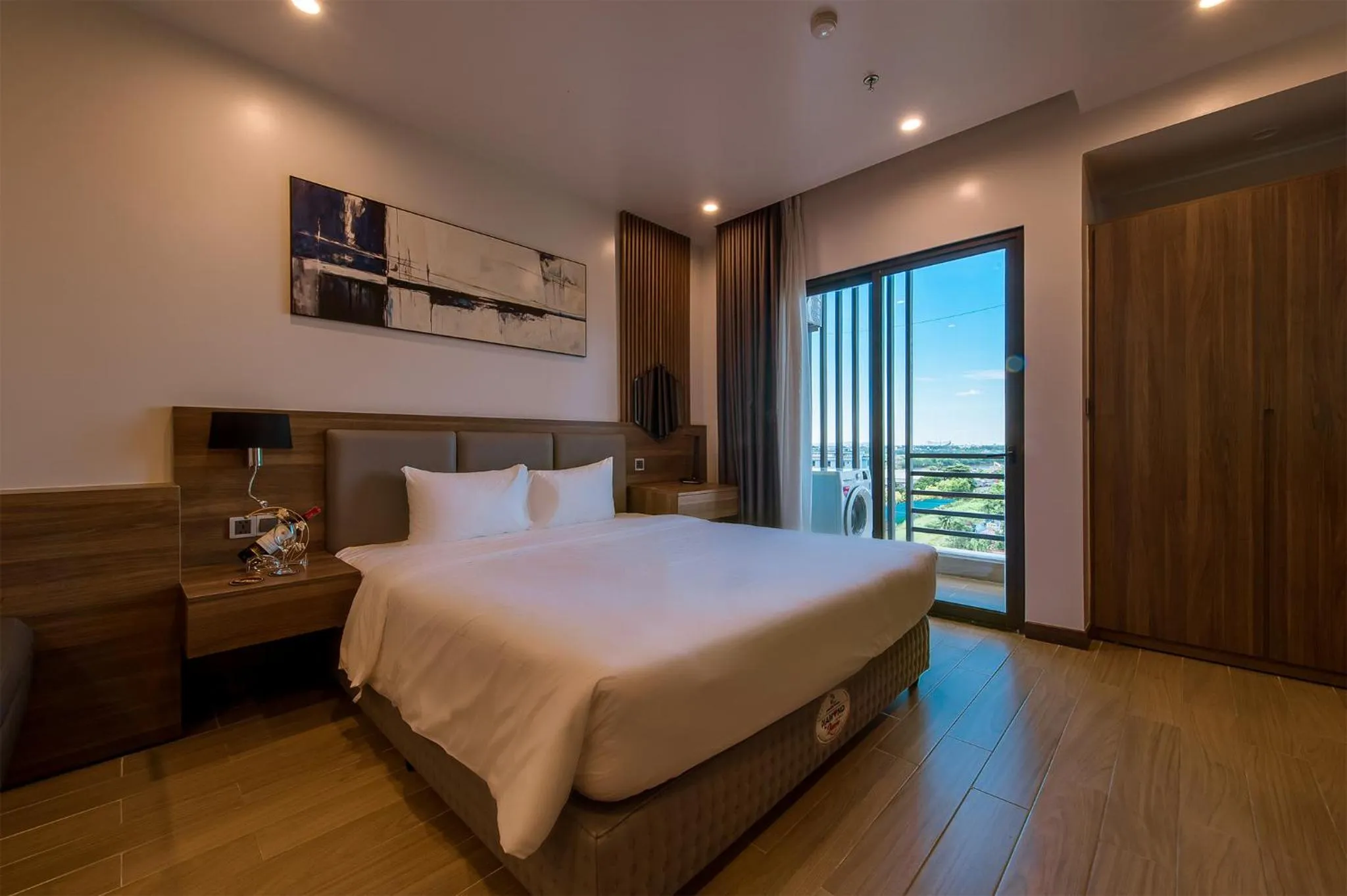 Bedroom, Bed in ZEN RIVERSIDE HOTEL & RESIDENCES