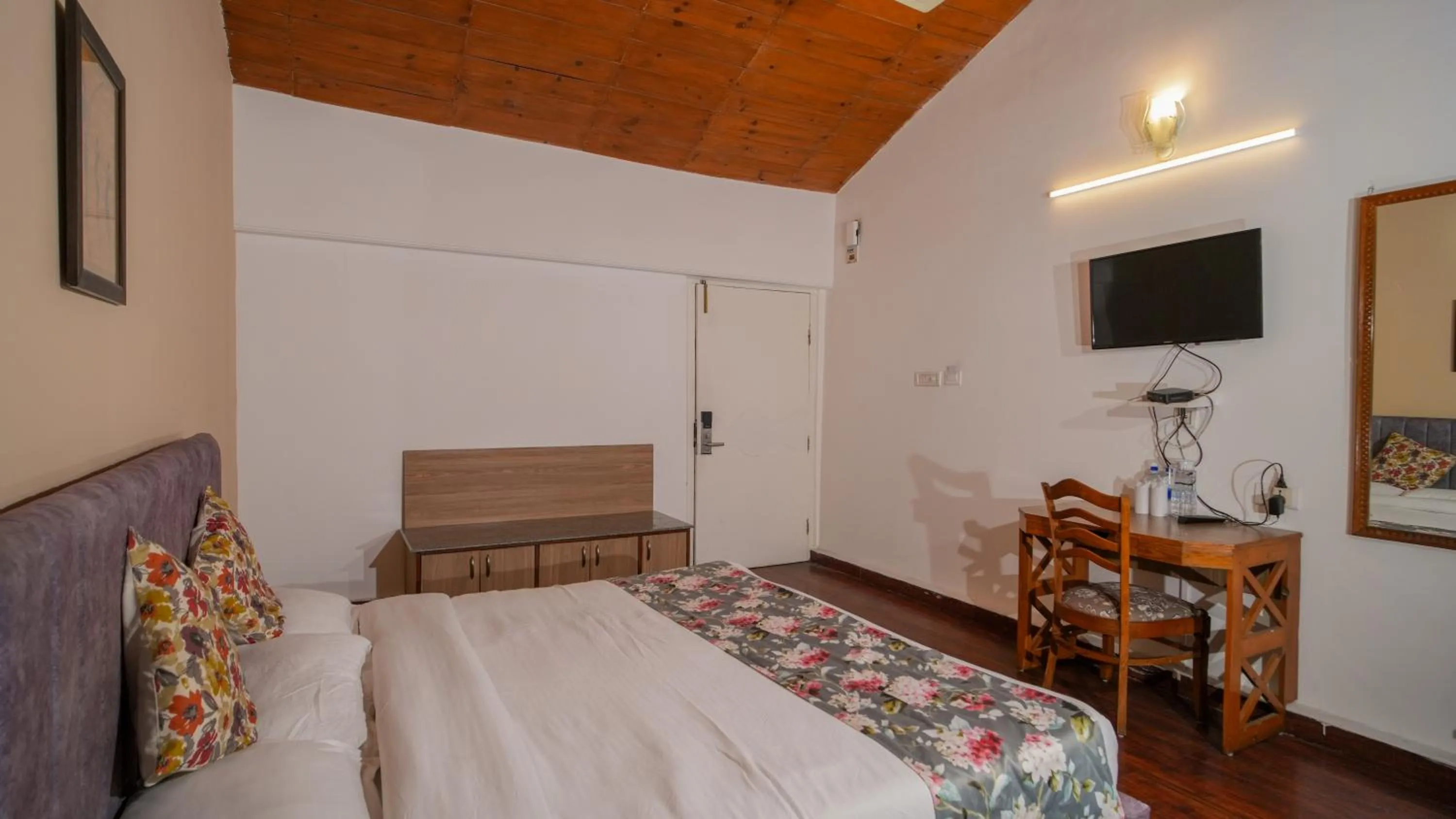 Bed in Neelesh Inn- A Luxury Lake View Hotel- 20 kms from Nainital