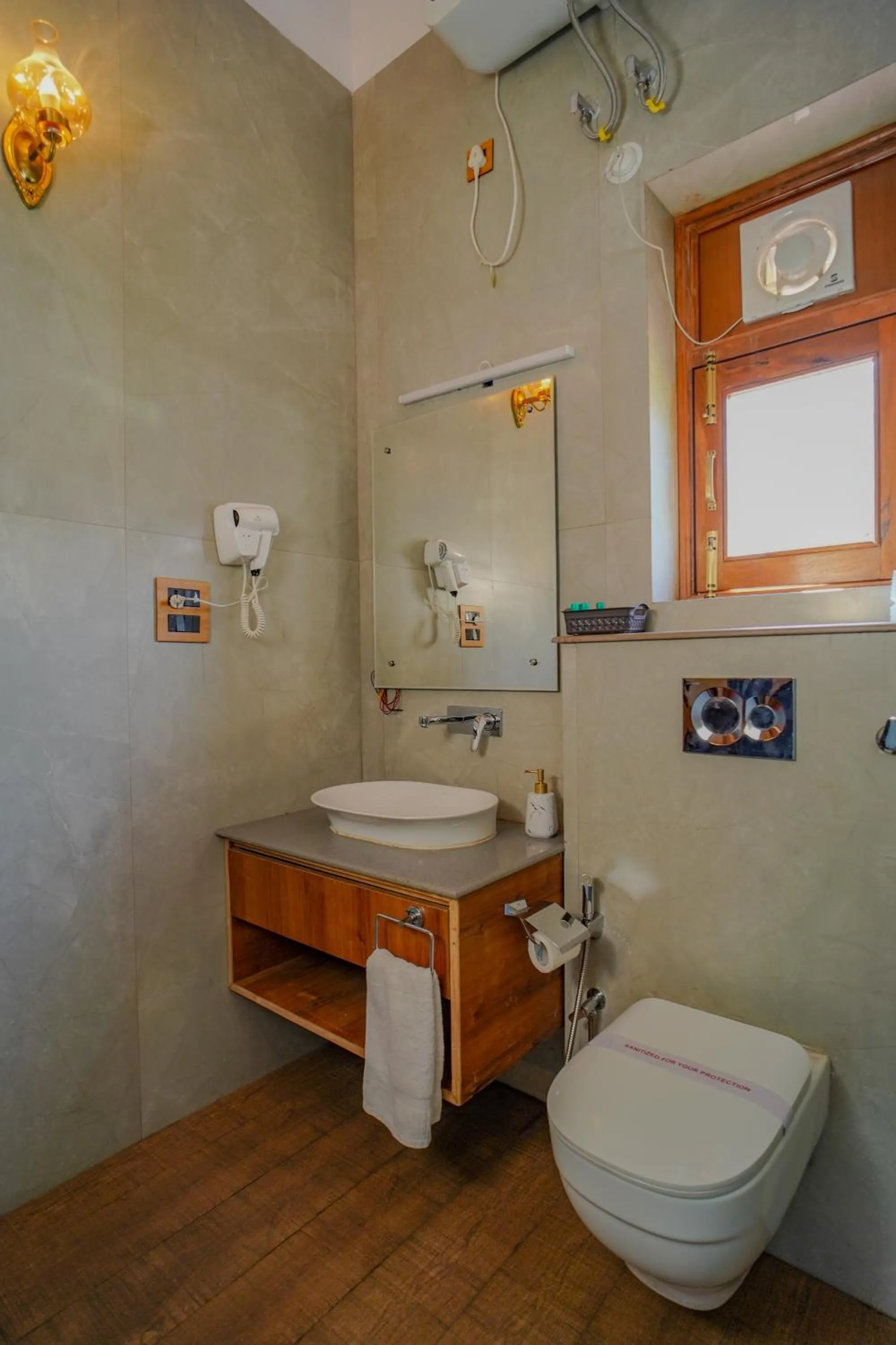 Toilet in Neelesh Inn- A Luxury Lake View Hotel- 20 kms from Nainital