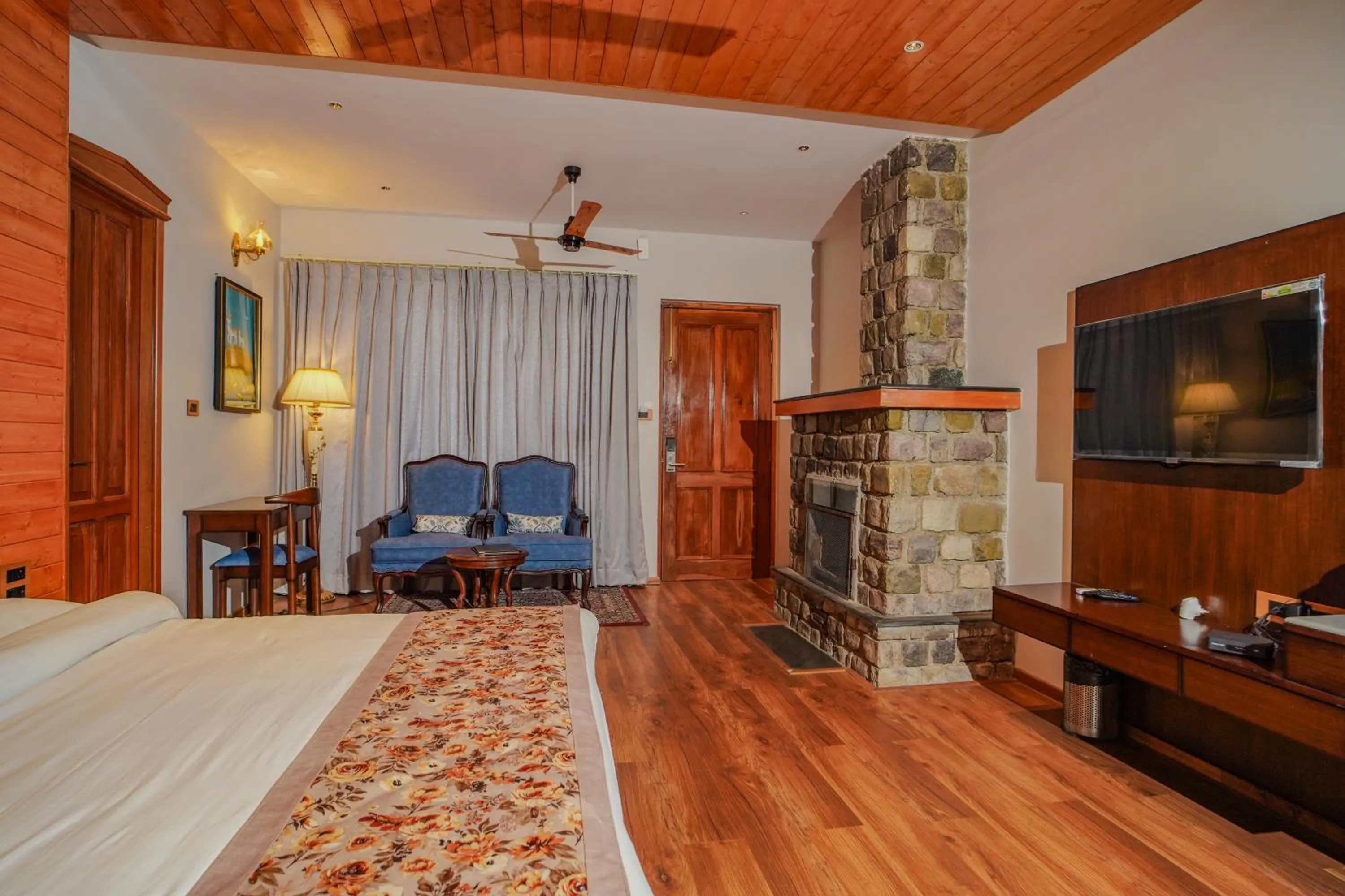 Bed in Neelesh Inn- A Luxury Lake View Hotel- 20 kms from Nainital