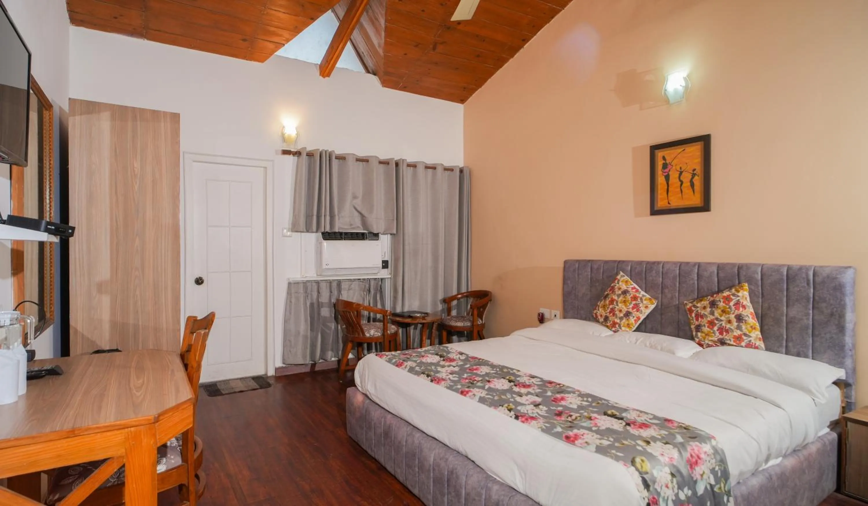 TV and multimedia in Neelesh Inn- A Luxury Lake View Hotel- 20 kms from Nainital