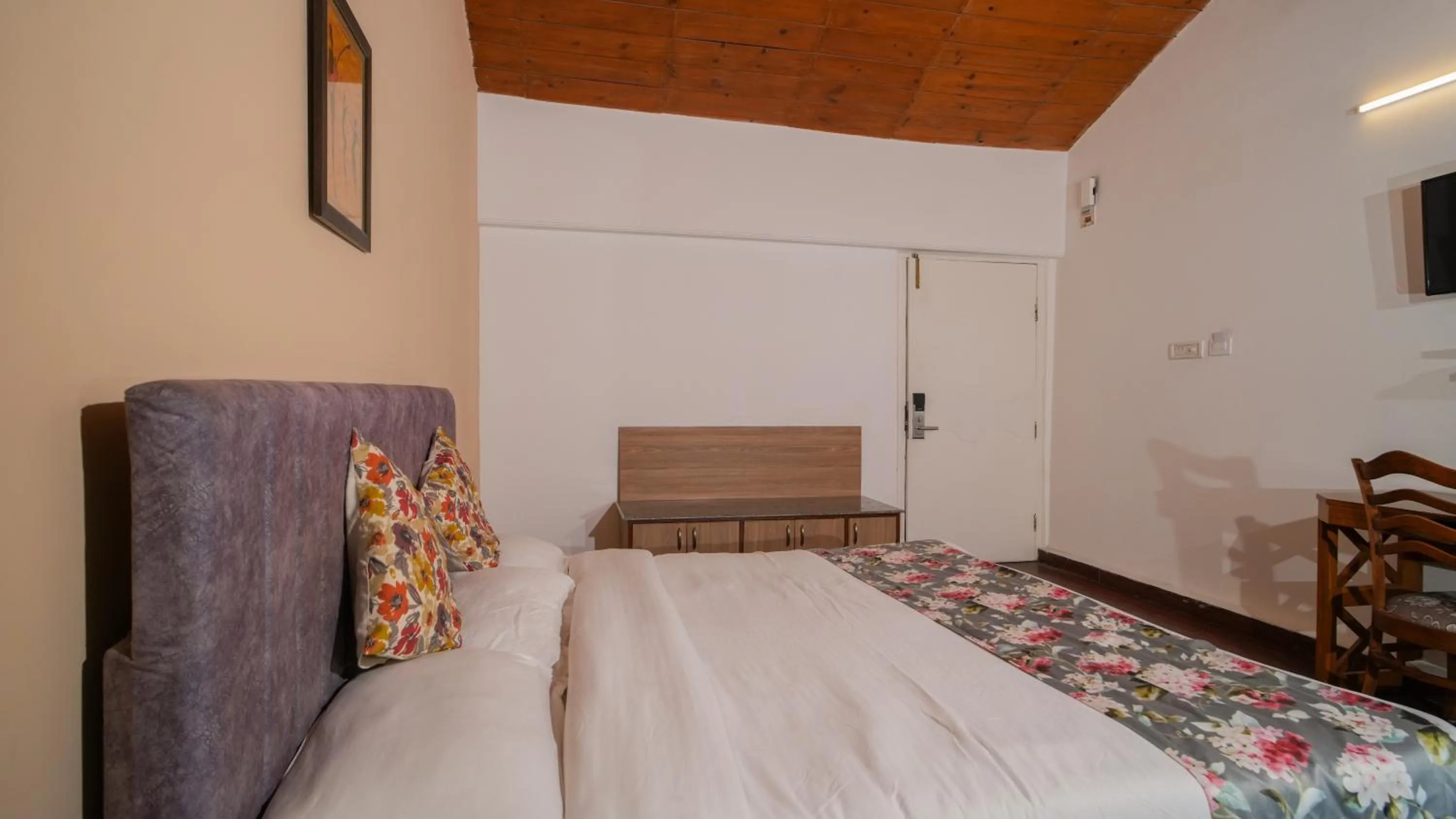 TV and multimedia in Neelesh Inn- A Luxury Lake View Hotel- 20 kms from Nainital