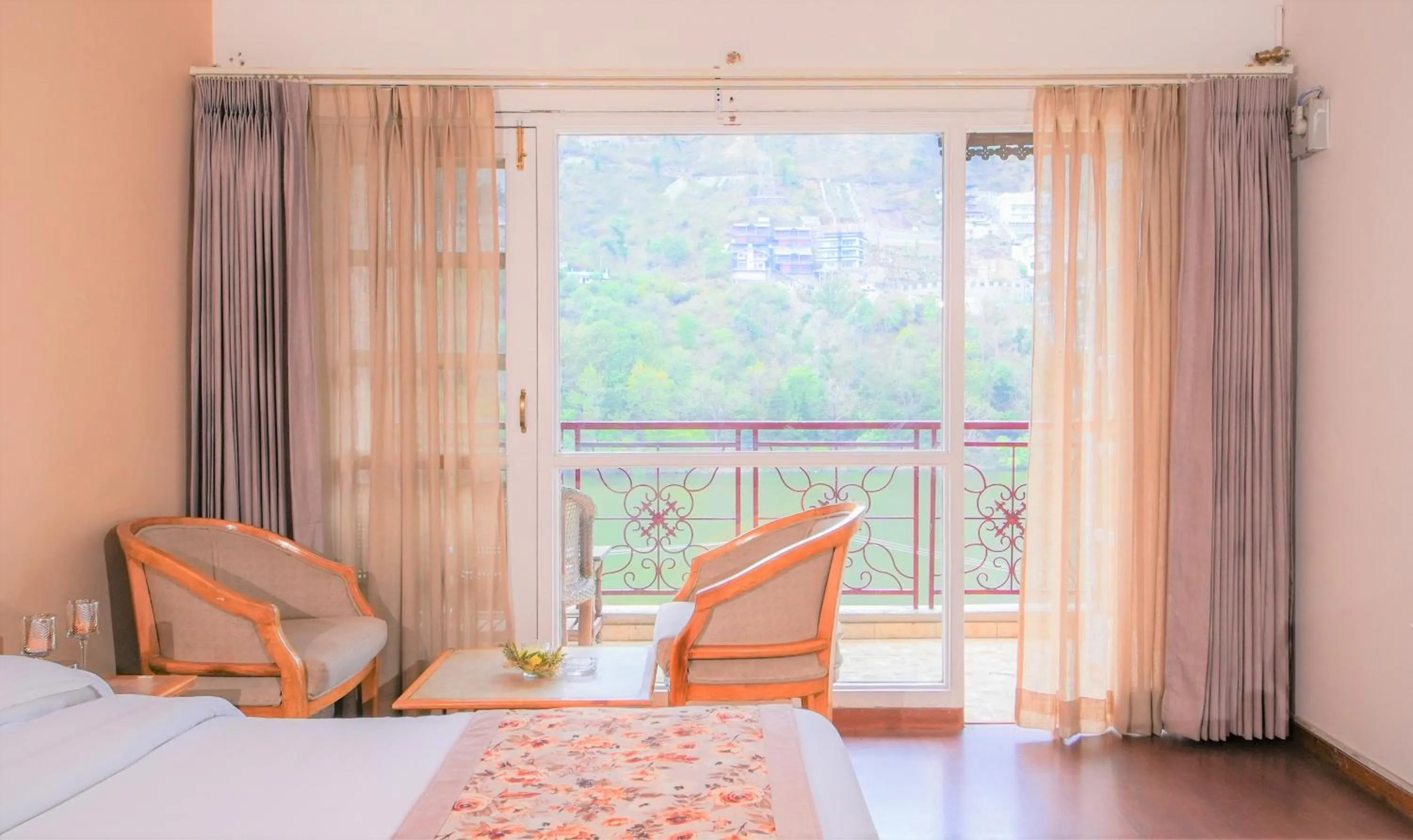 Neelesh Inn- A Luxury Lake View Hotel- 20 kms from Nainital
