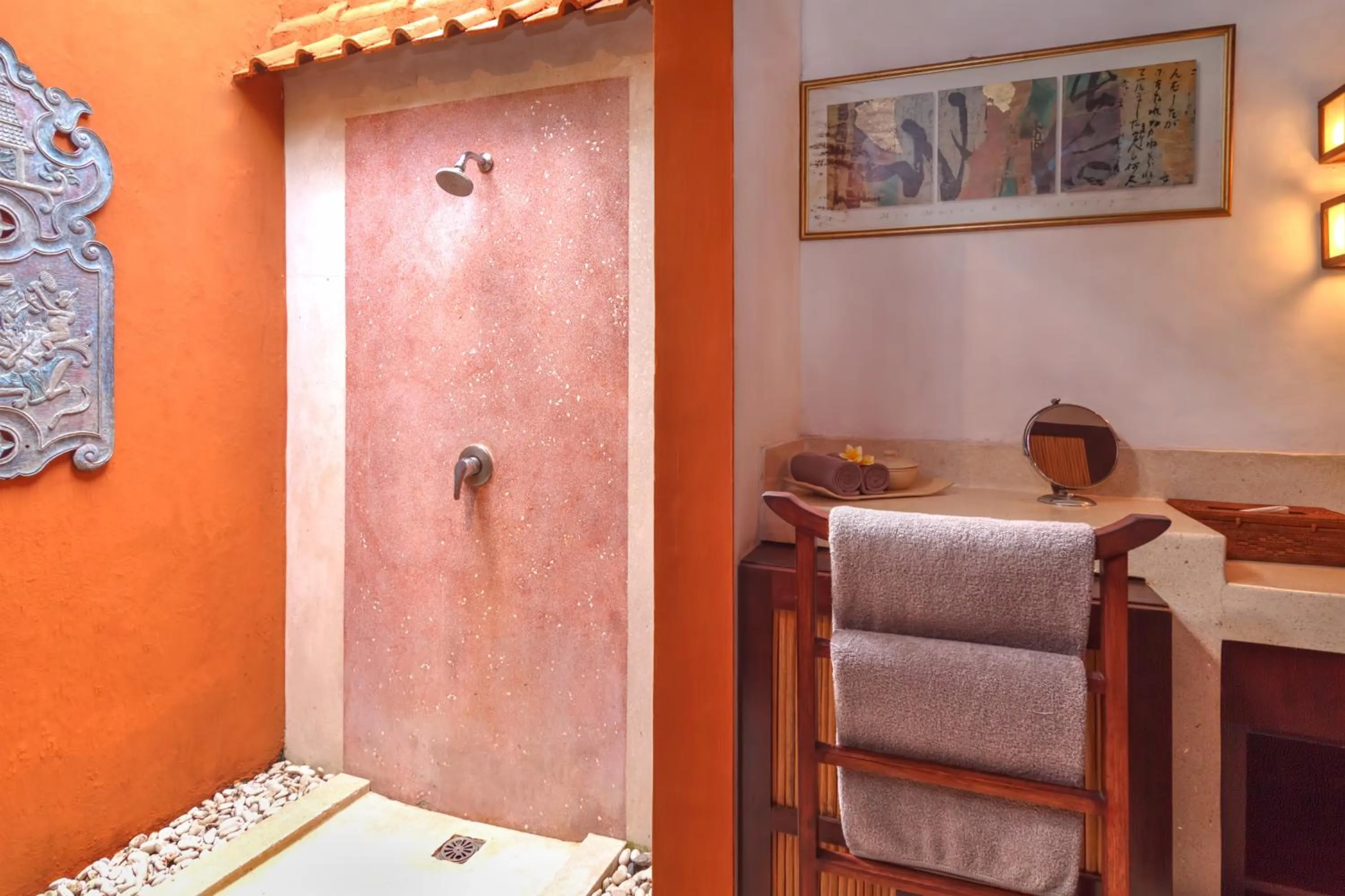 Bathroom, Bed in Villa Plawa Asri