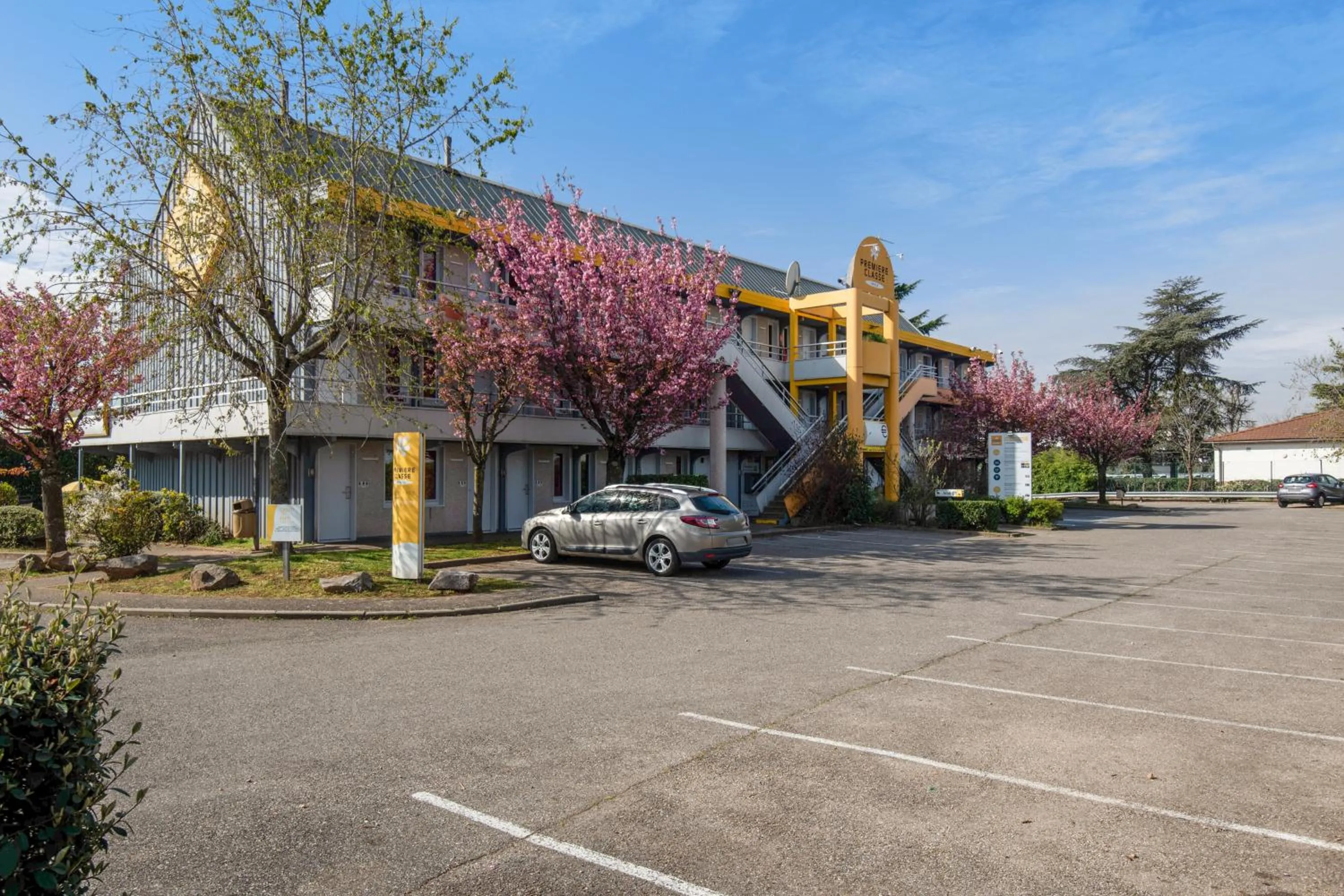 Property building in Premiere Classe Lyon Est - Bron Eurexpo