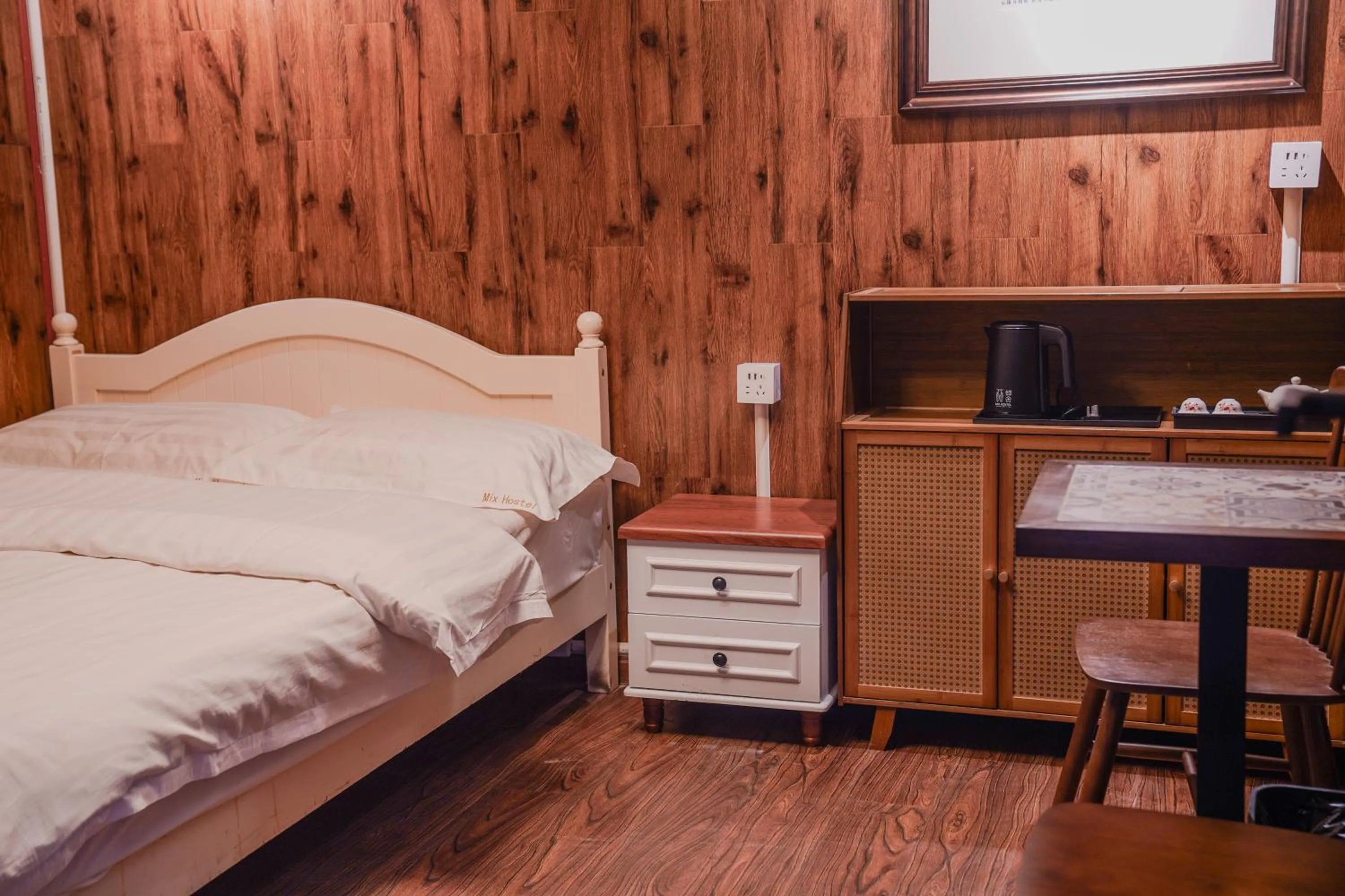 Bedroom, Bed in POSHPACKER - Chengdu Mix Hostel - Cicada Zen Yard