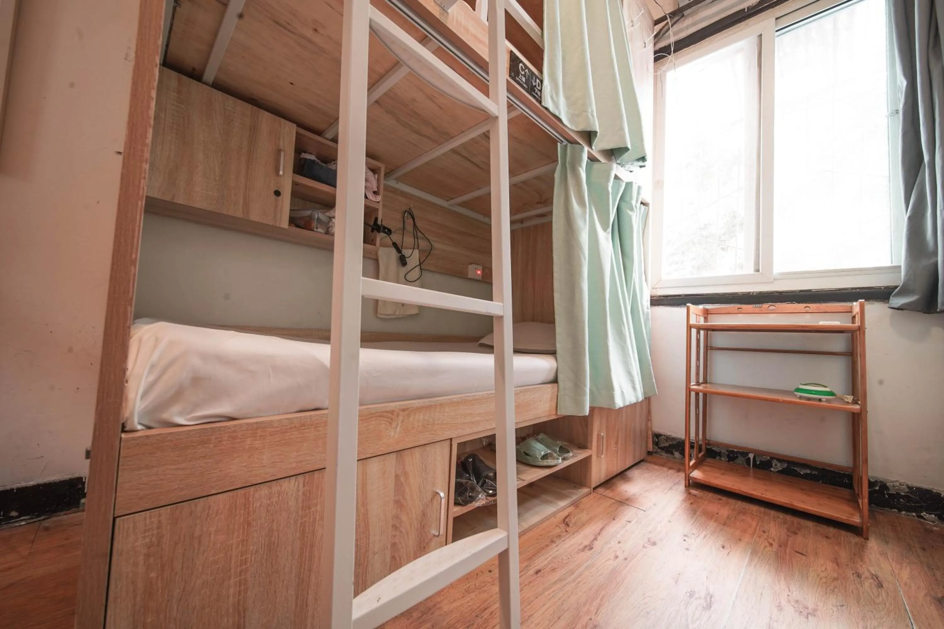 bunk bed, Bed in Chengdu Mix Hostel - Next To Wenshu Monastery - Sichuan Style Chill & Social Courtyard House - Free Activities - Friendly English Speaking Staff - Tibet, Panda, Buddha & Snow Mountain Tours