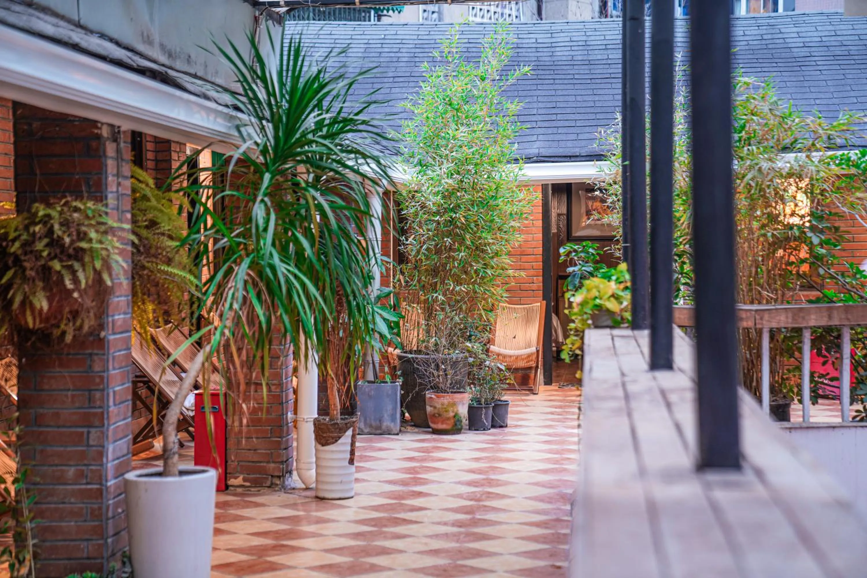 Property building in POSHPACKER - Chengdu Mix Hostel - Cicada Zen Yard