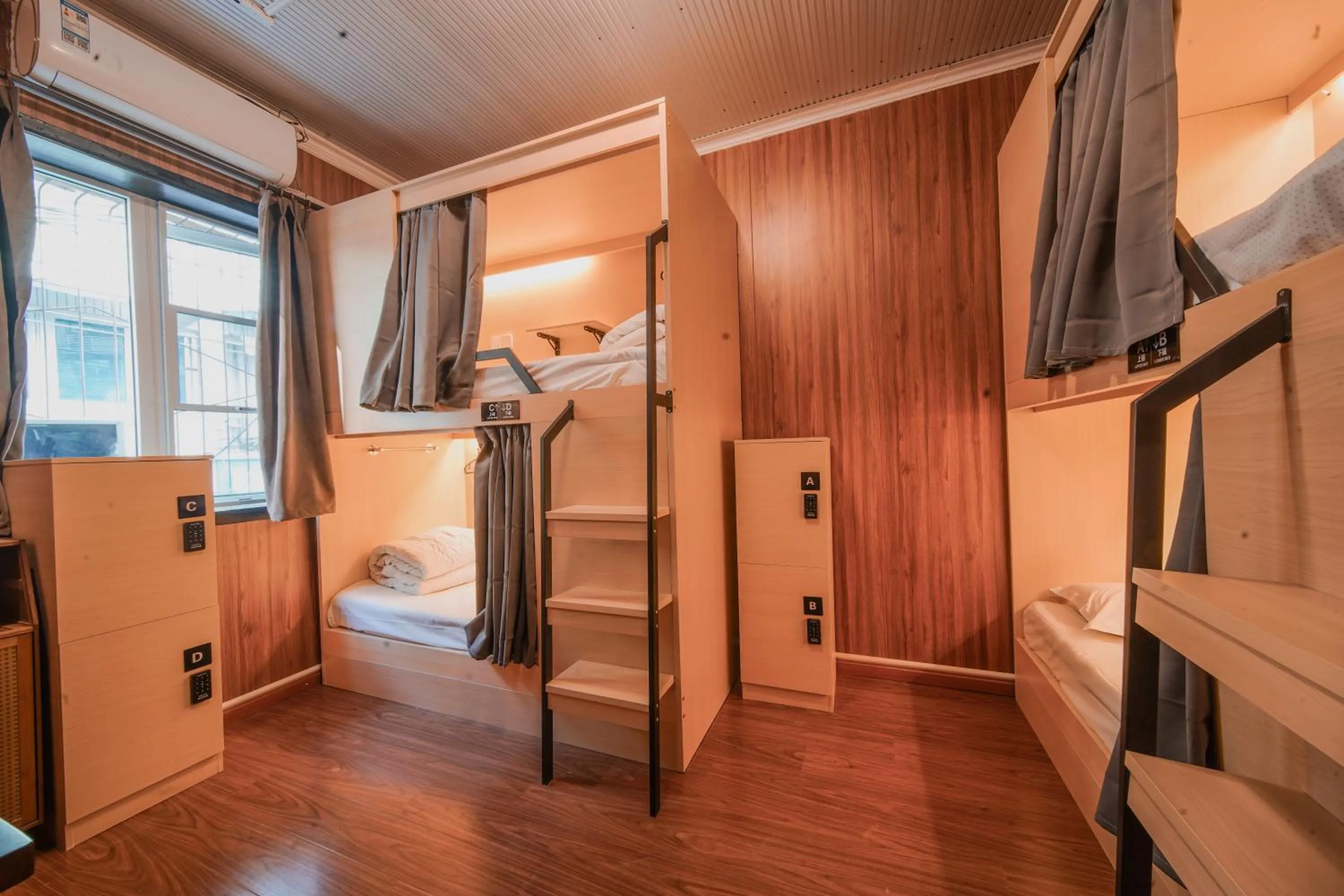 bunk bed, Bed in POSHPACKER - Chengdu Mix Hostel - Cicada Zen Yard