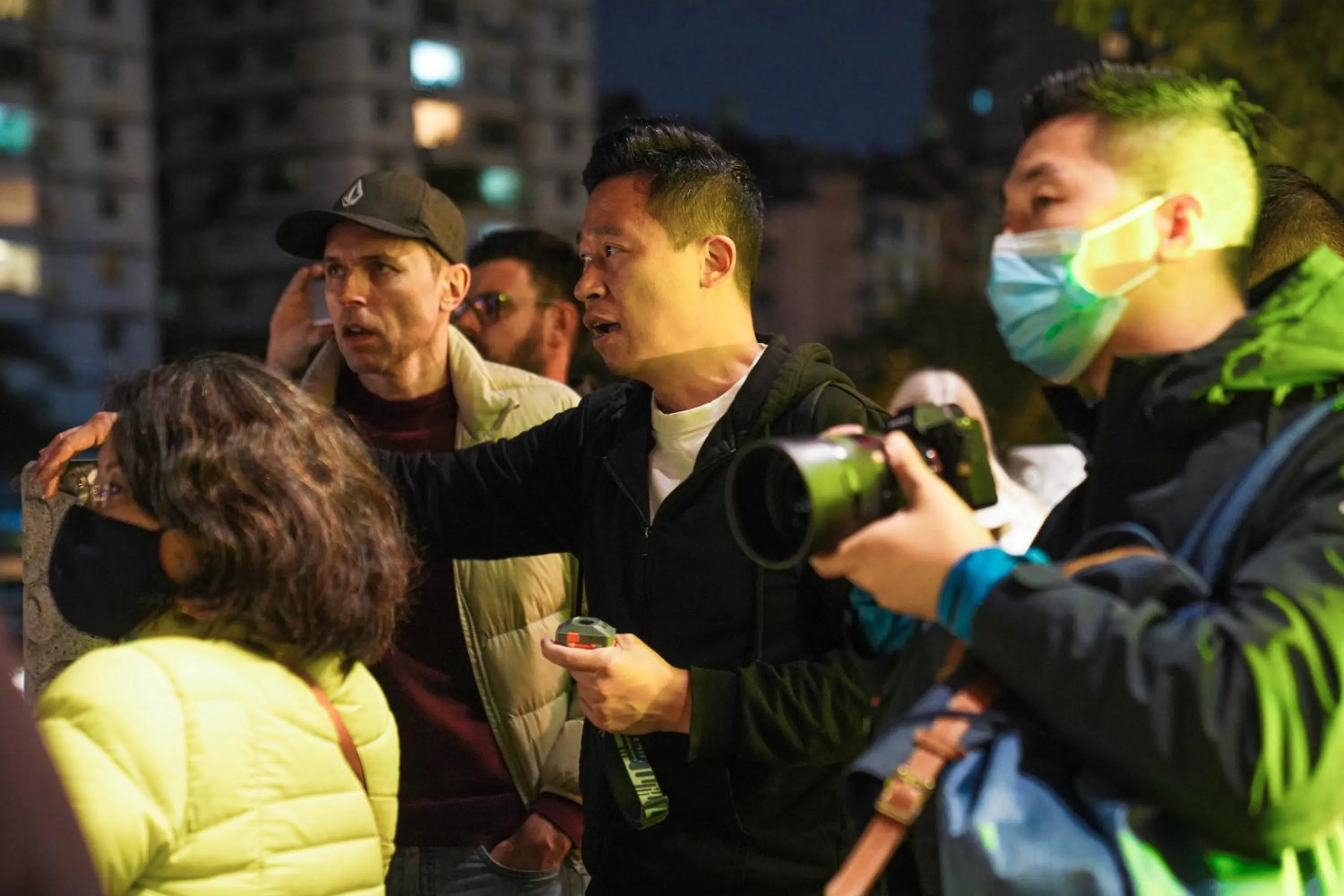 Hiking in Chengdu Mix Hostel - Next To Wenshu Monastery - Sichuan Style Chill & Social Courtyard House - Free Activities - Friendly English Speaking Staff - Tibet, Panda, Buddha & Snow Mountain Tours