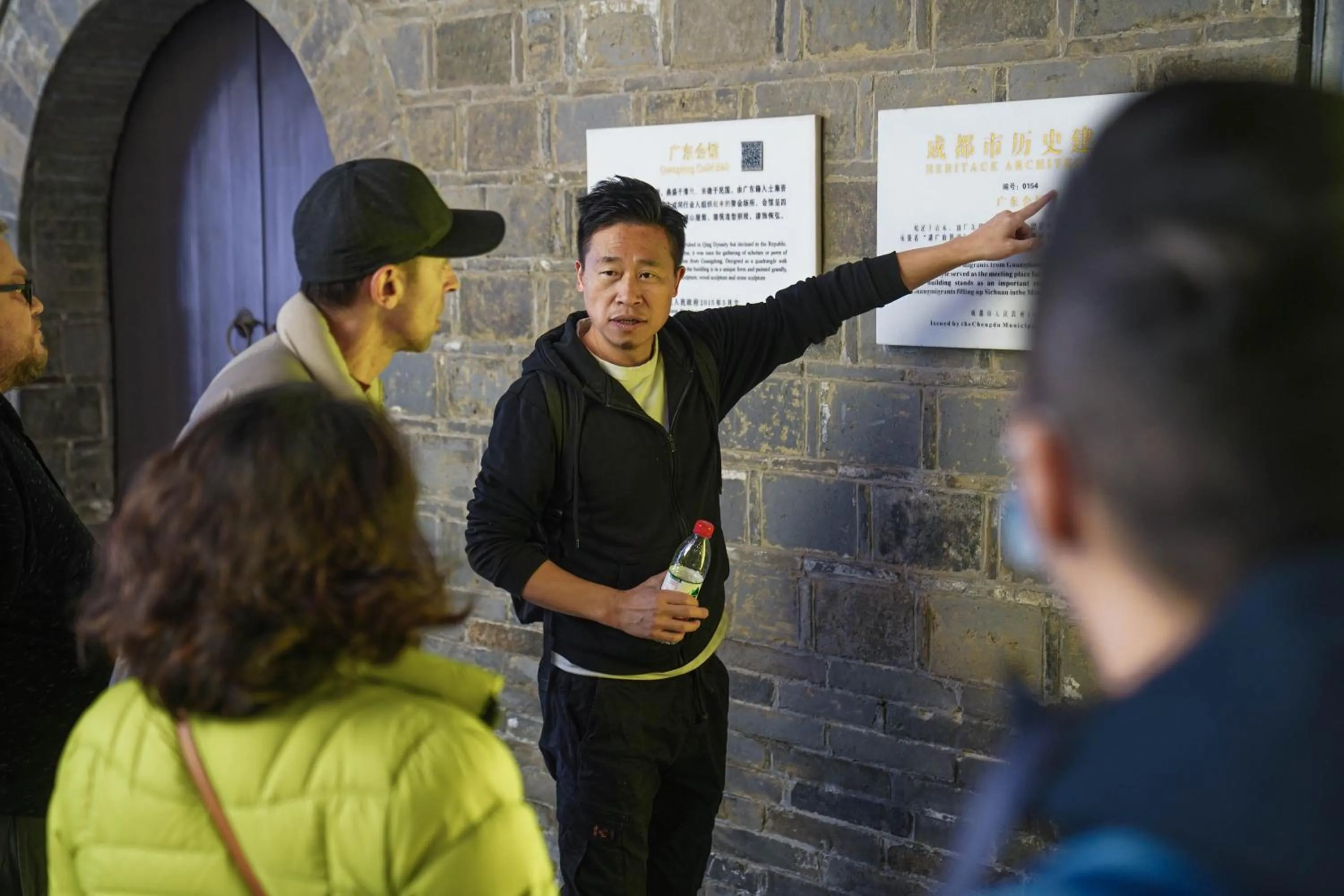 Hiking in Chengdu Mix Hostel - Next To Wenshu Monastery - Sichuan Style Chill & Social Courtyard House - Free Activities - Friendly English Speaking Staff - Tibet, Panda, Buddha & Snow Mountain Tours