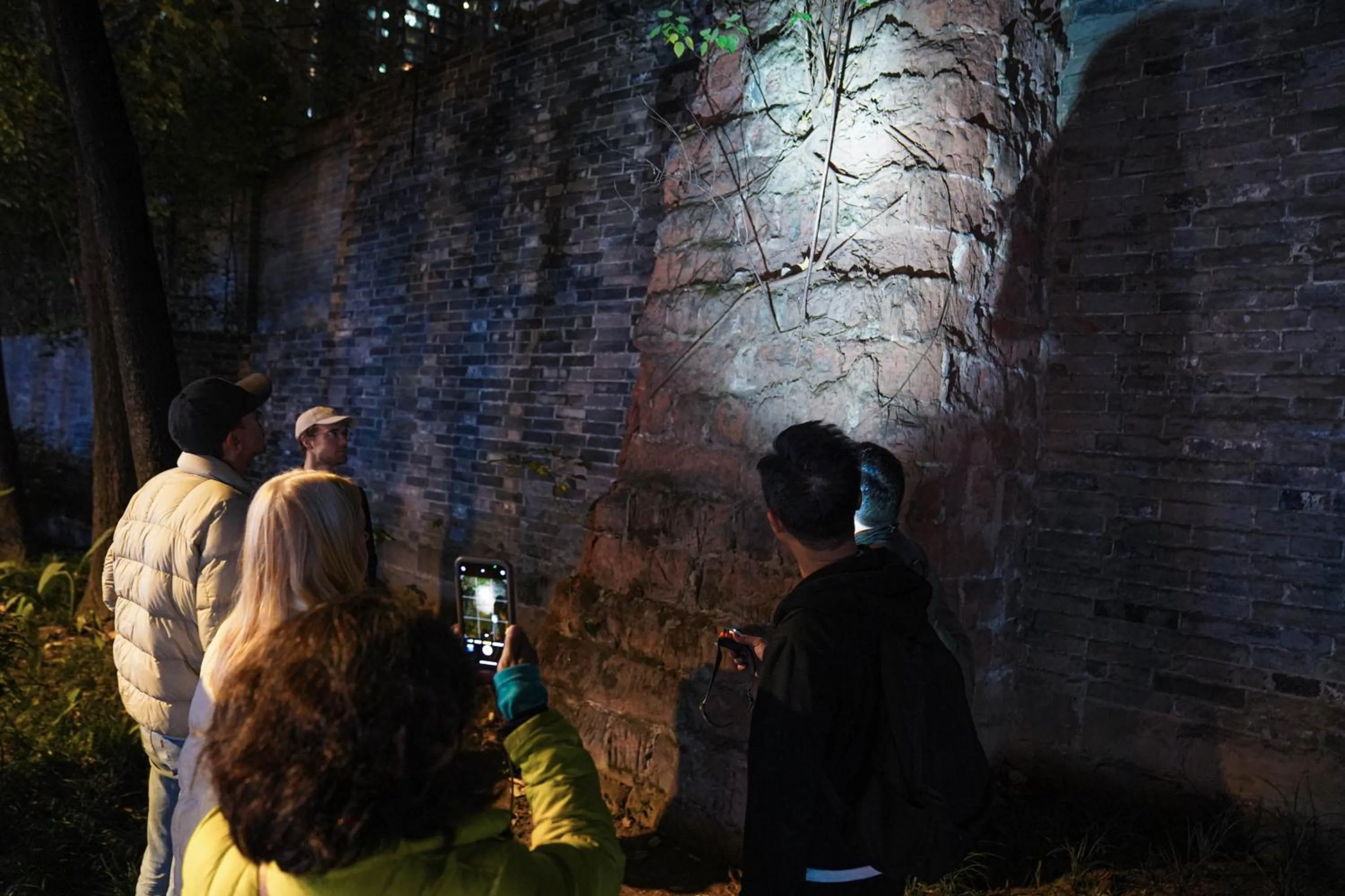 Hiking in Chengdu Mix Hostel - Next To Wenshu Monastery - Sichuan Style Chill & Social Courtyard House - Free Activities - Friendly English Speaking Staff - Tibet, Panda, Buddha & Snow Mountain Tours