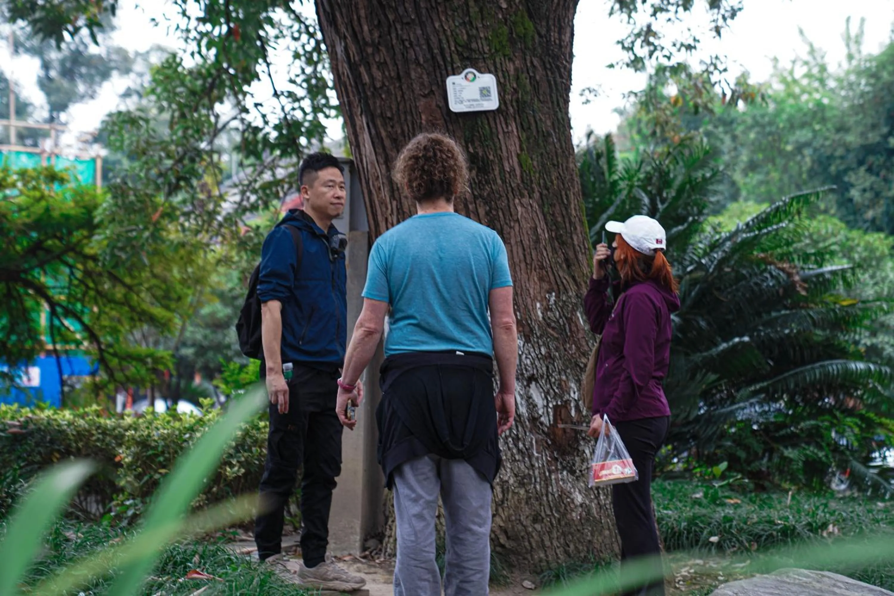 Hiking in Chengdu Mix Hostel - Next To Wenshu Monastery - Sichuan Style Chill & Social Courtyard House - Free Activities - Friendly English Speaking Staff - Tibet, Panda, Buddha & Snow Mountain Tours