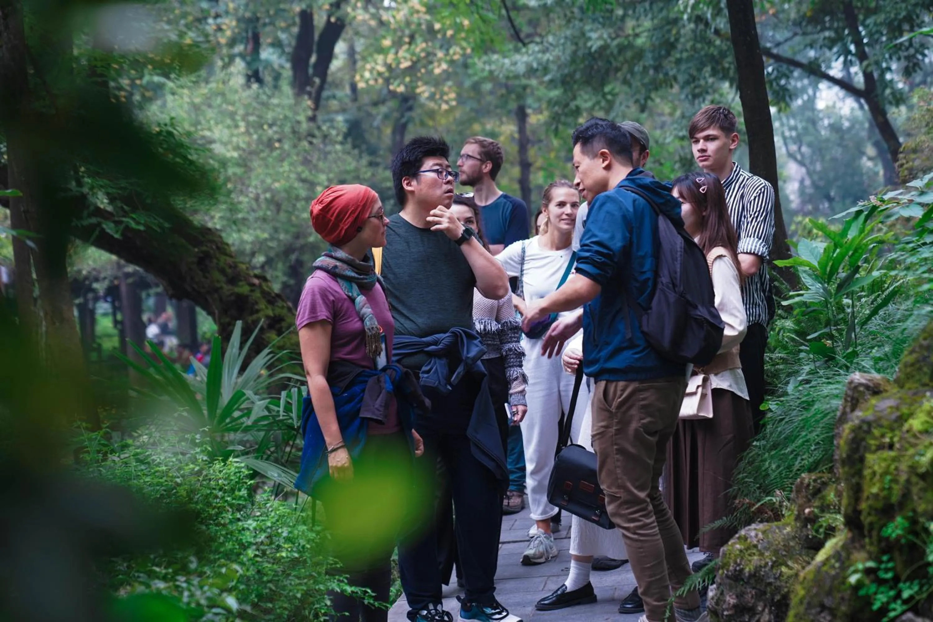 Hiking in Chengdu Mix Hostel - Next To Wenshu Monastery - Sichuan Style Chill & Social Courtyard House - Free Activities - Friendly English Speaking Staff - Tibet, Panda, Buddha & Snow Mountain Tours