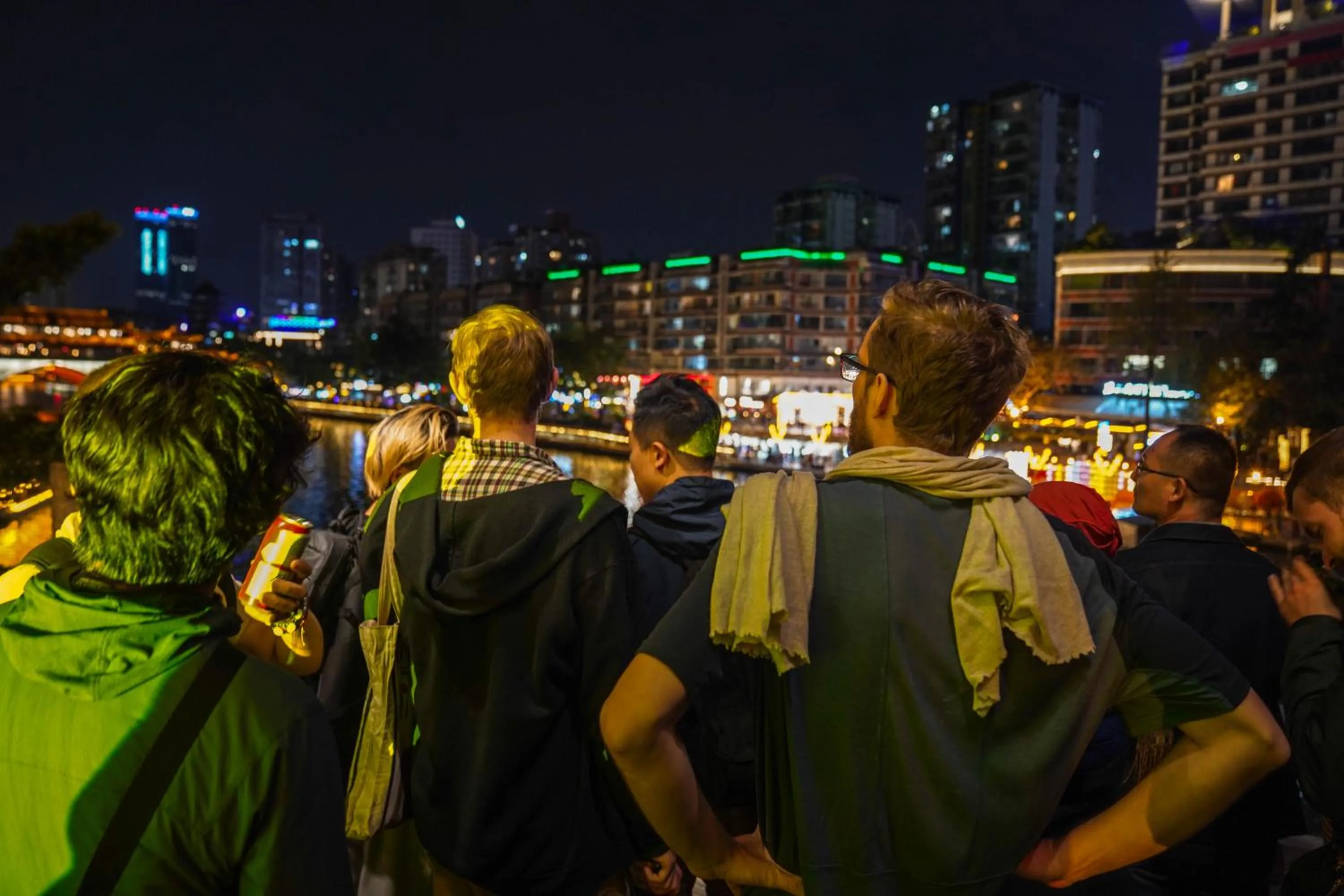 Hiking in Chengdu Mix Hostel - Next To Wenshu Monastery - Sichuan Style Chill & Social Courtyard House - Free Activities - Friendly English Speaking Staff - Tibet, Panda, Buddha & Snow Mountain Tours