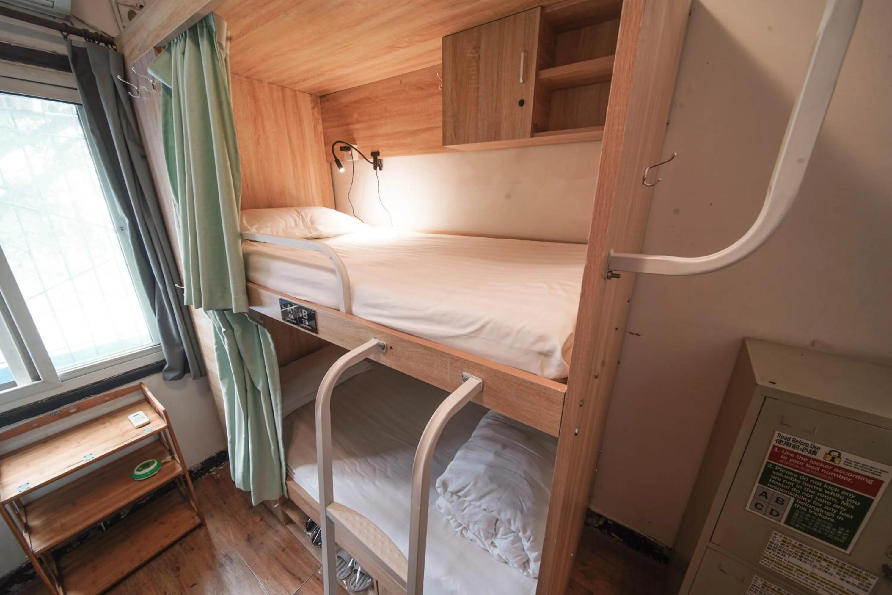 bunk bed, Bed in Chengdu Mix Hostel - Next To Wenshu Monastery - Sichuan Style Chill & Social Courtyard House - Free Activities - Friendly English Speaking Staff - Tibet, Panda, Buddha & Snow Mountain Tours