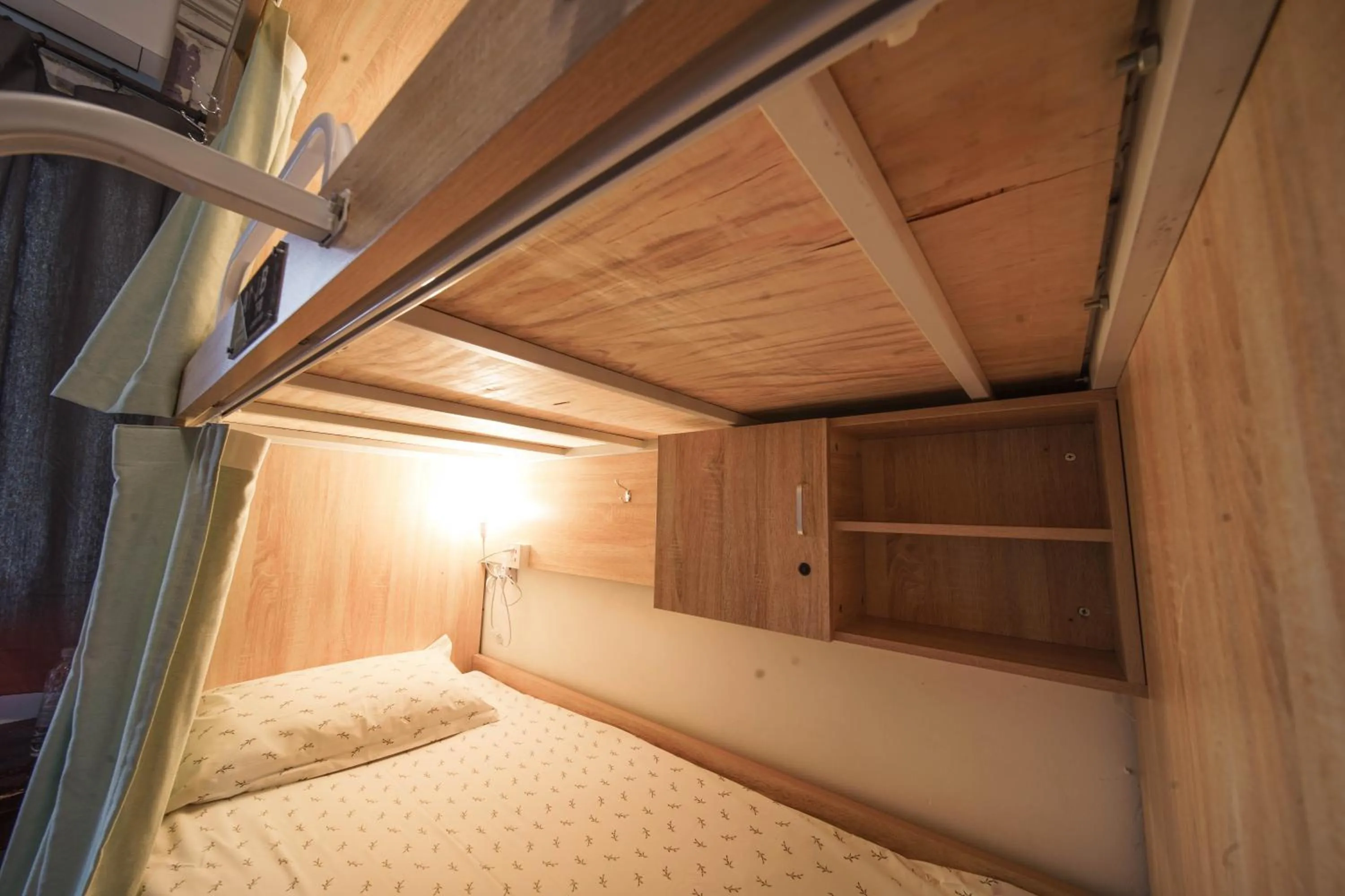 bunk bed, Bed in Chengdu Mix Hostel - Next To Wenshu Monastery - Sichuan Style Chill & Social Courtyard House - Free Activities - Friendly English Speaking Staff - Tibet, Panda, Buddha & Snow Mountain Tours