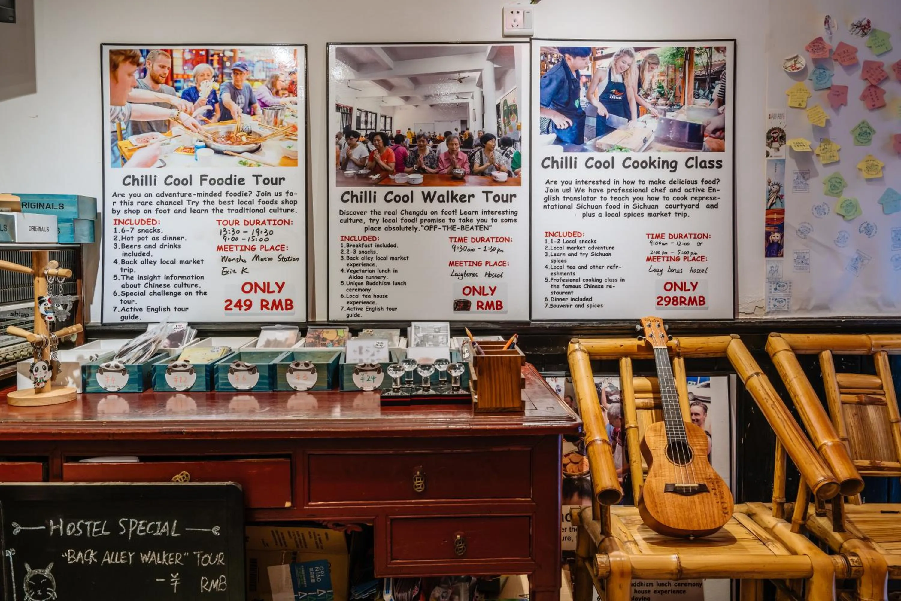 Lobby or reception in Chengdu Mix Hostel - Next To Wenshu Monastery - Sichuan Style Chill & Social Courtyard House - Free Activities - Friendly English Speaking Staff - Tibet, Panda, Buddha & Snow Mountain Tours